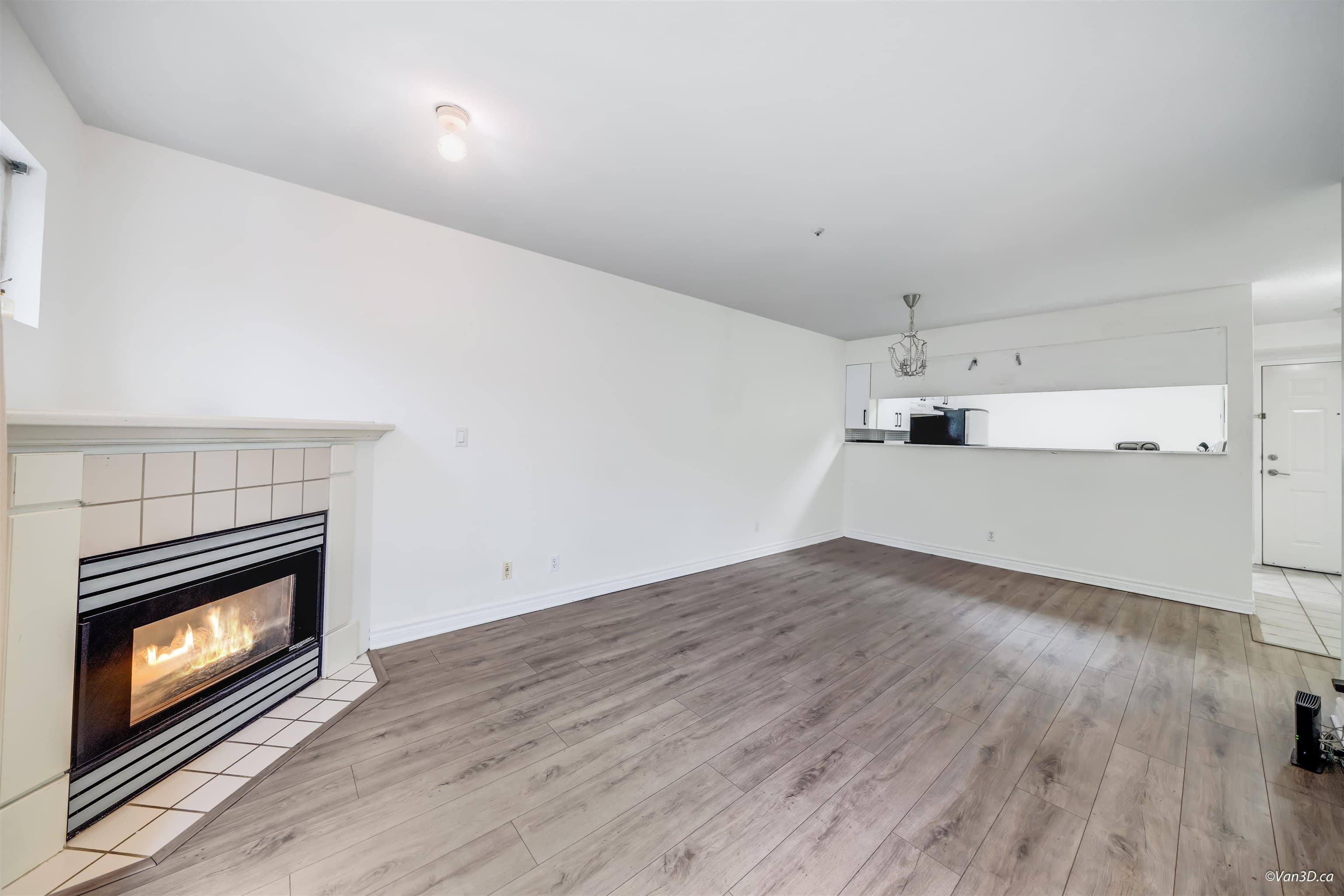 C302 - 9848 Whalley Boulevard, Surrey, V3T 5S8 — photo 3