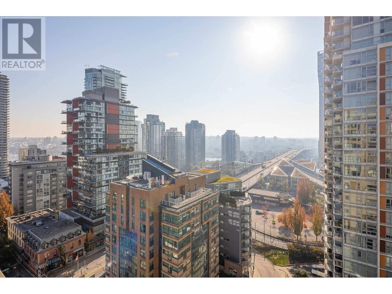 1705 - 789 Drake Street, Vancouver, V6Z 2N7 — photo 2