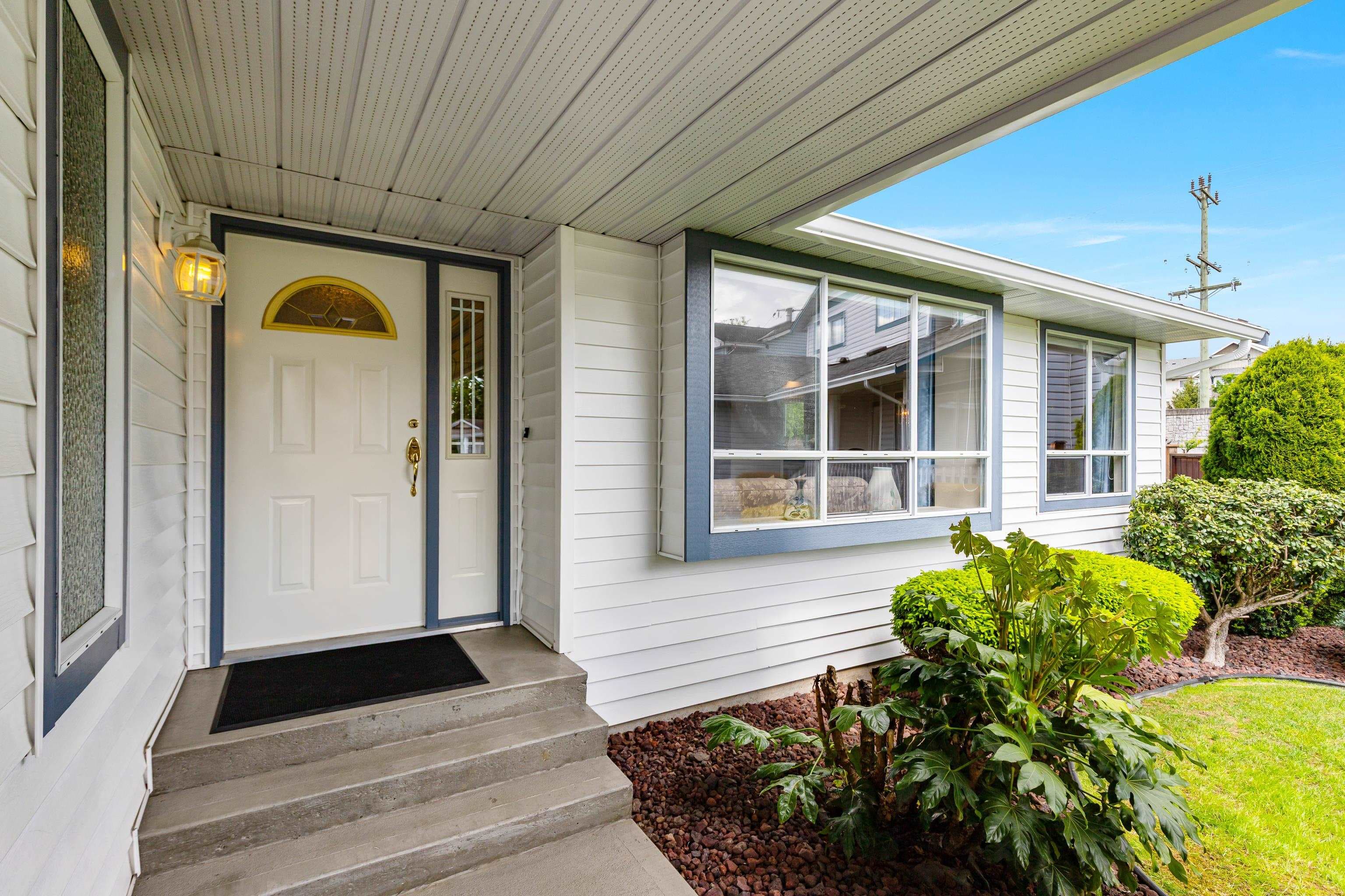 12235 Cypress Court, Pitt Meadows, V3Y 2E1 — photo 3