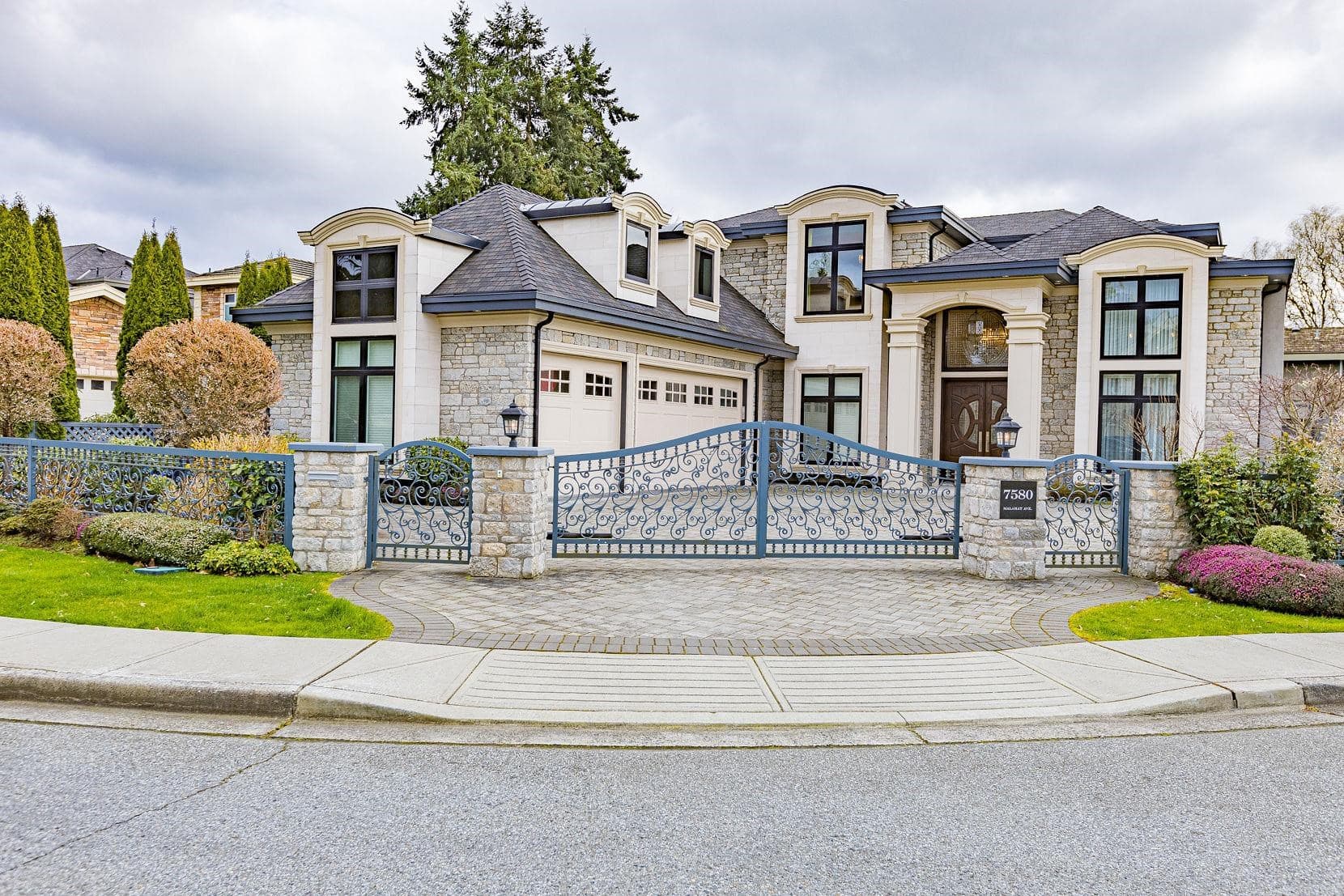 7580 Malahat Avenue, Richmond