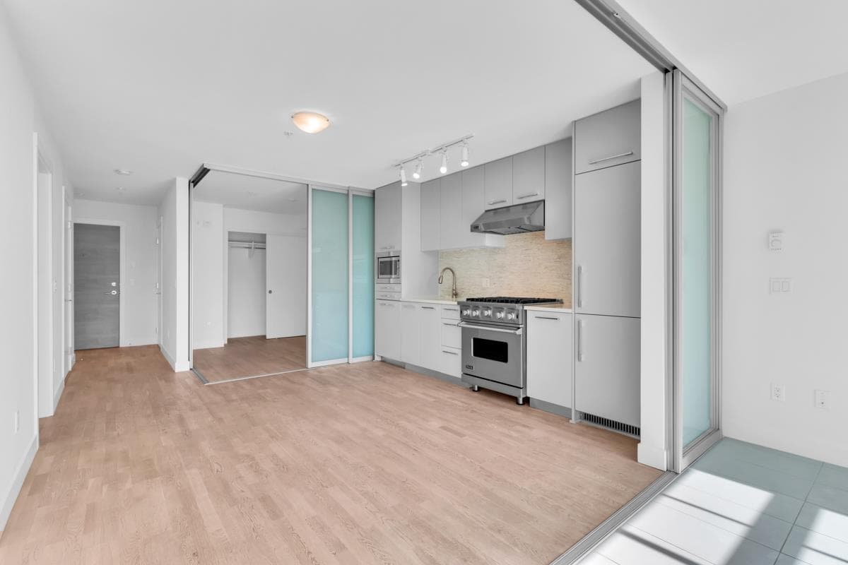 305 - 4355 W 10th Avenue, Vancouver, V6R 2H6 — photo 5