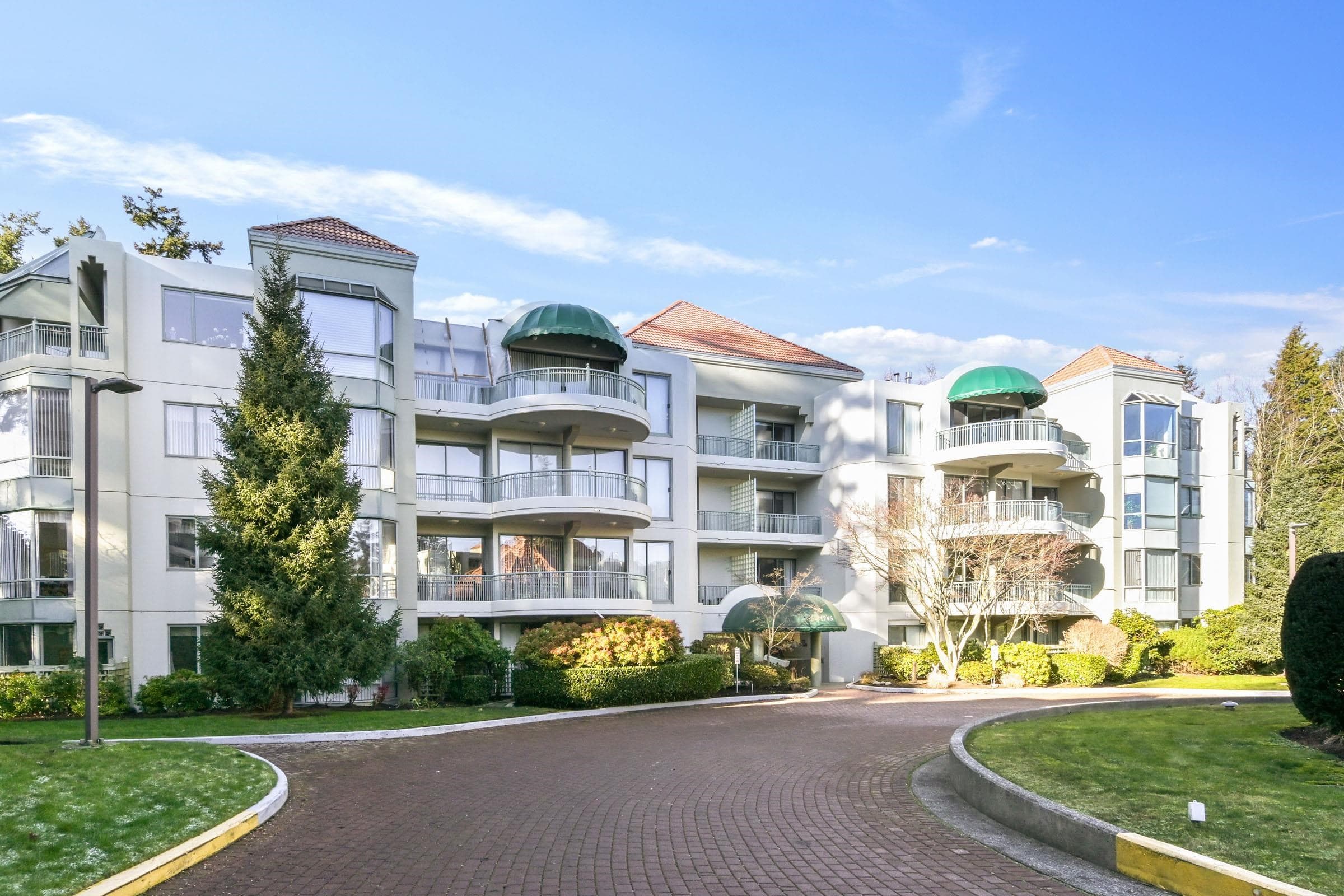 104 - 1745 Martin Drive, Surrey, V4A 9T5 — photo 2