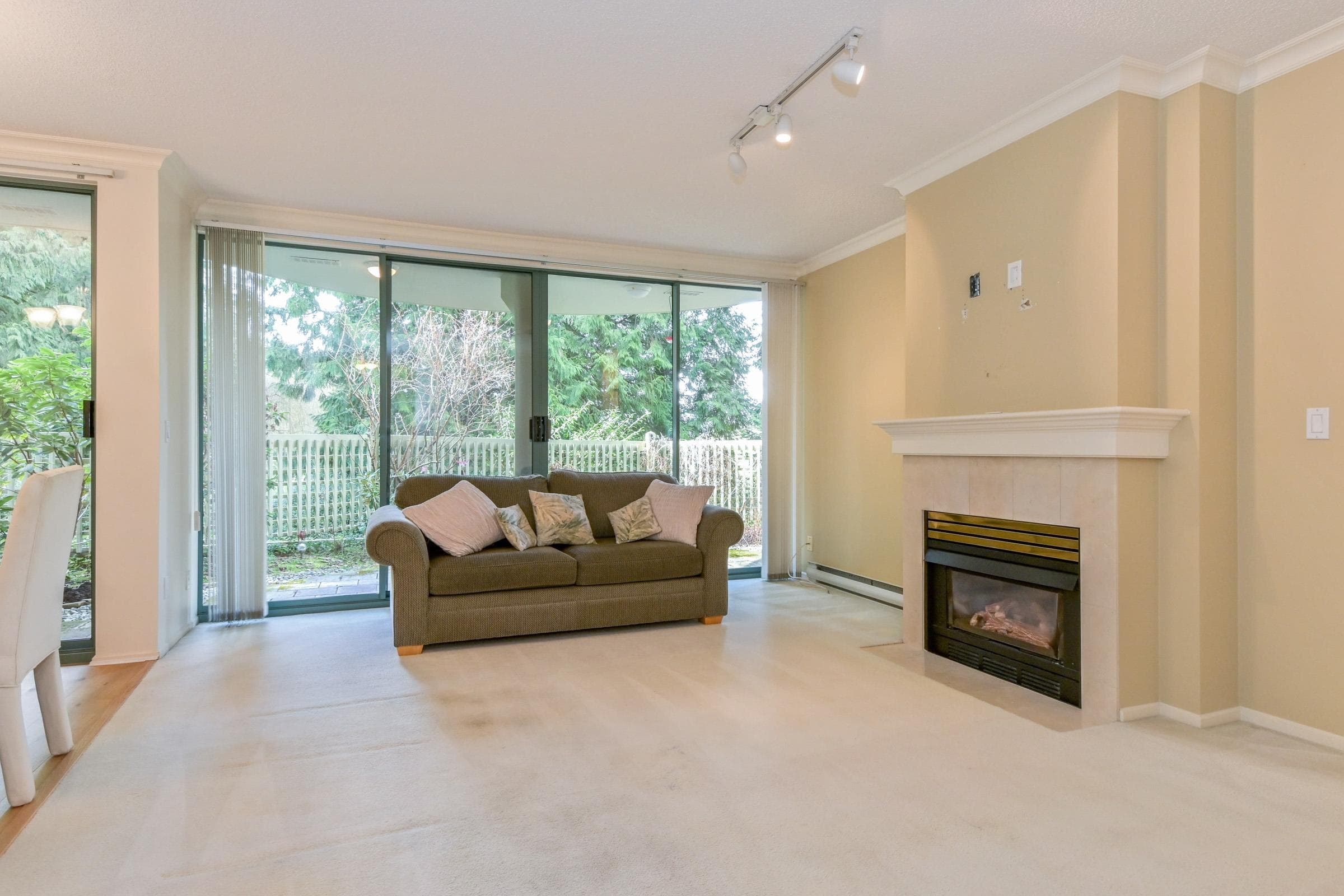 104 - 1745 Martin Drive, Surrey, V4A 9T5 — photo 3