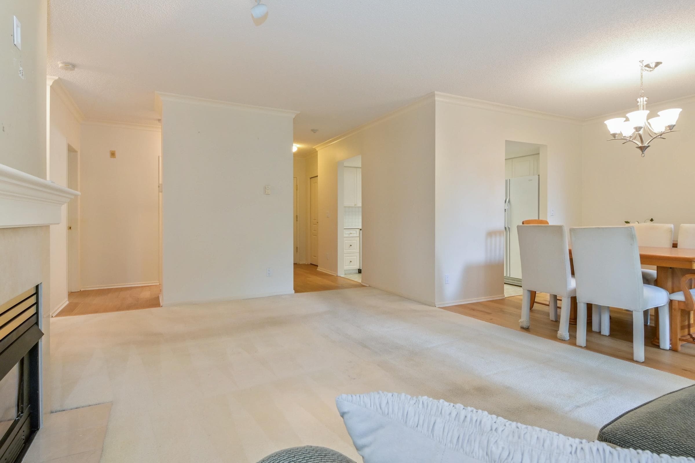 104 - 1745 Martin Drive, Surrey, V4A 9T5 — photo 5