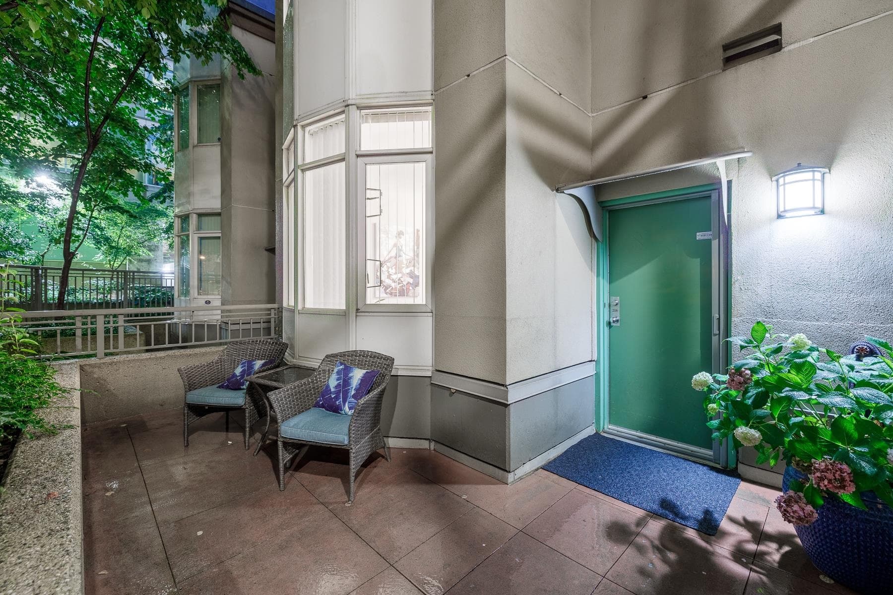 216 - 1166 Melville Street, Vancouver, V6E 4P5 — photo 2