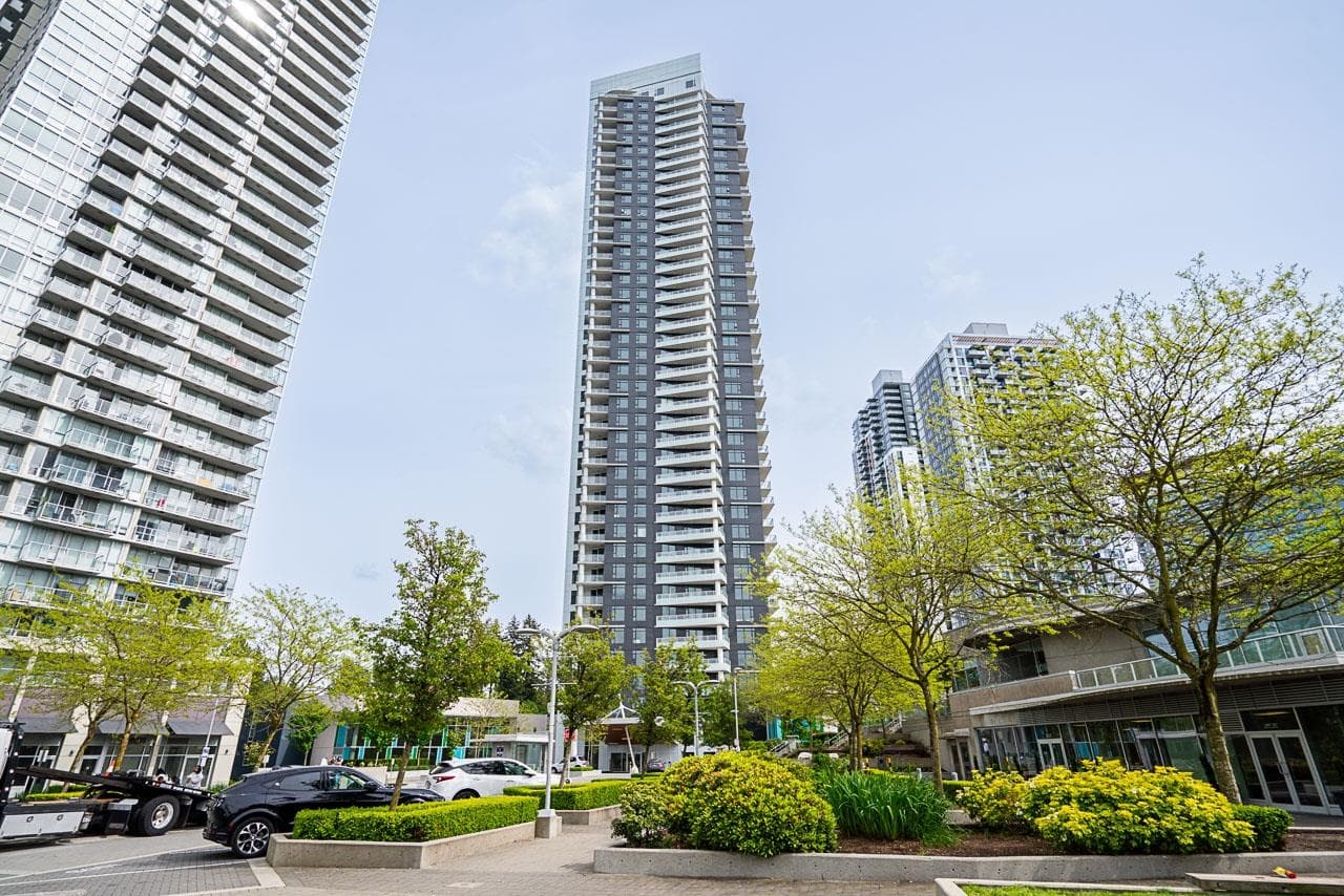 1408 - 9887 Whalley Boulevard, Surrey, V3T 0P4 — photo 2