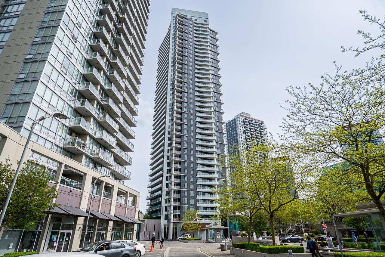 1408 - 9887 Whalley Boulevard, Surrey, V3T 0P4 — photo 1