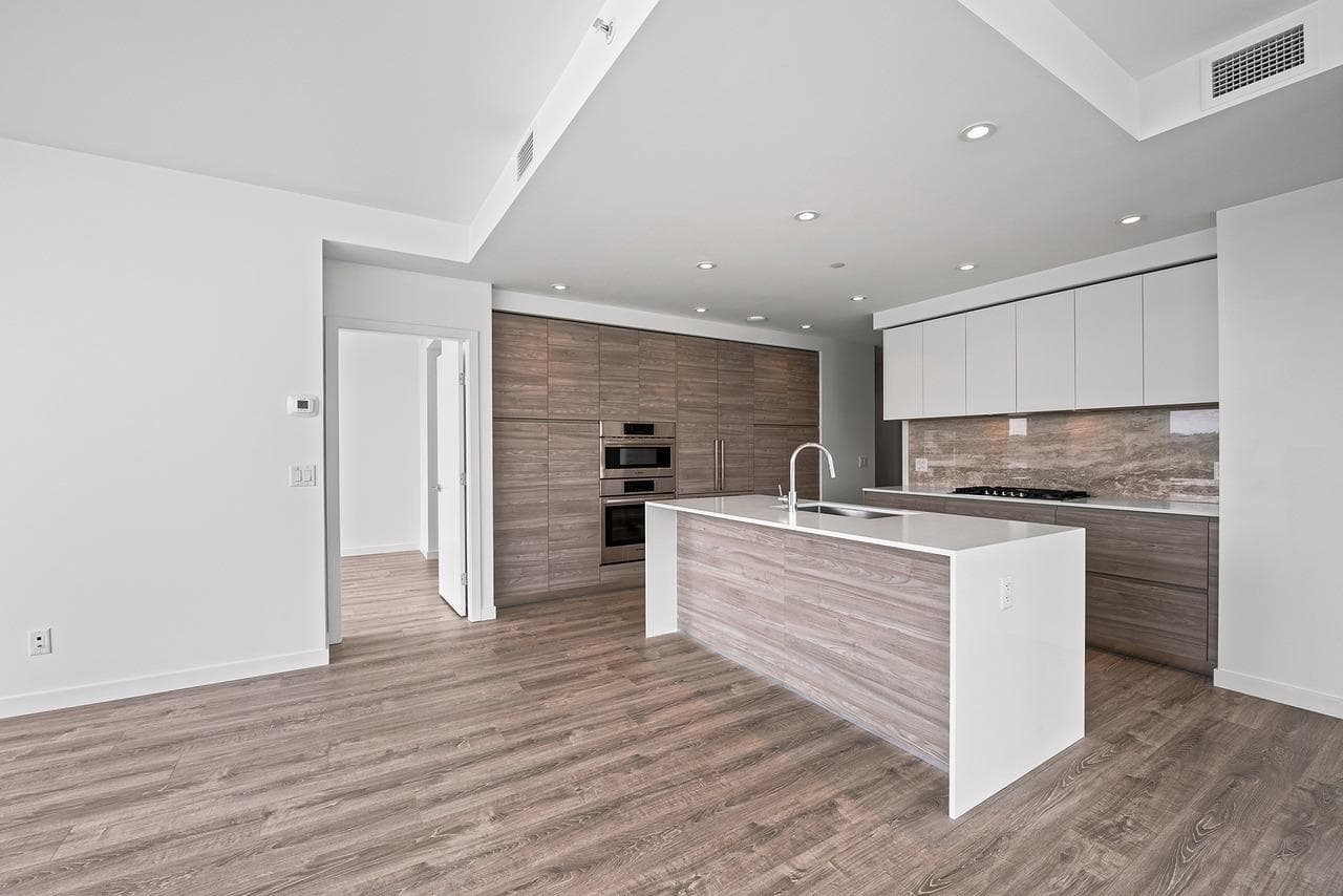 1008 - 660 Quayside Drive, New Westminster, V3M 0P1 — photo 2