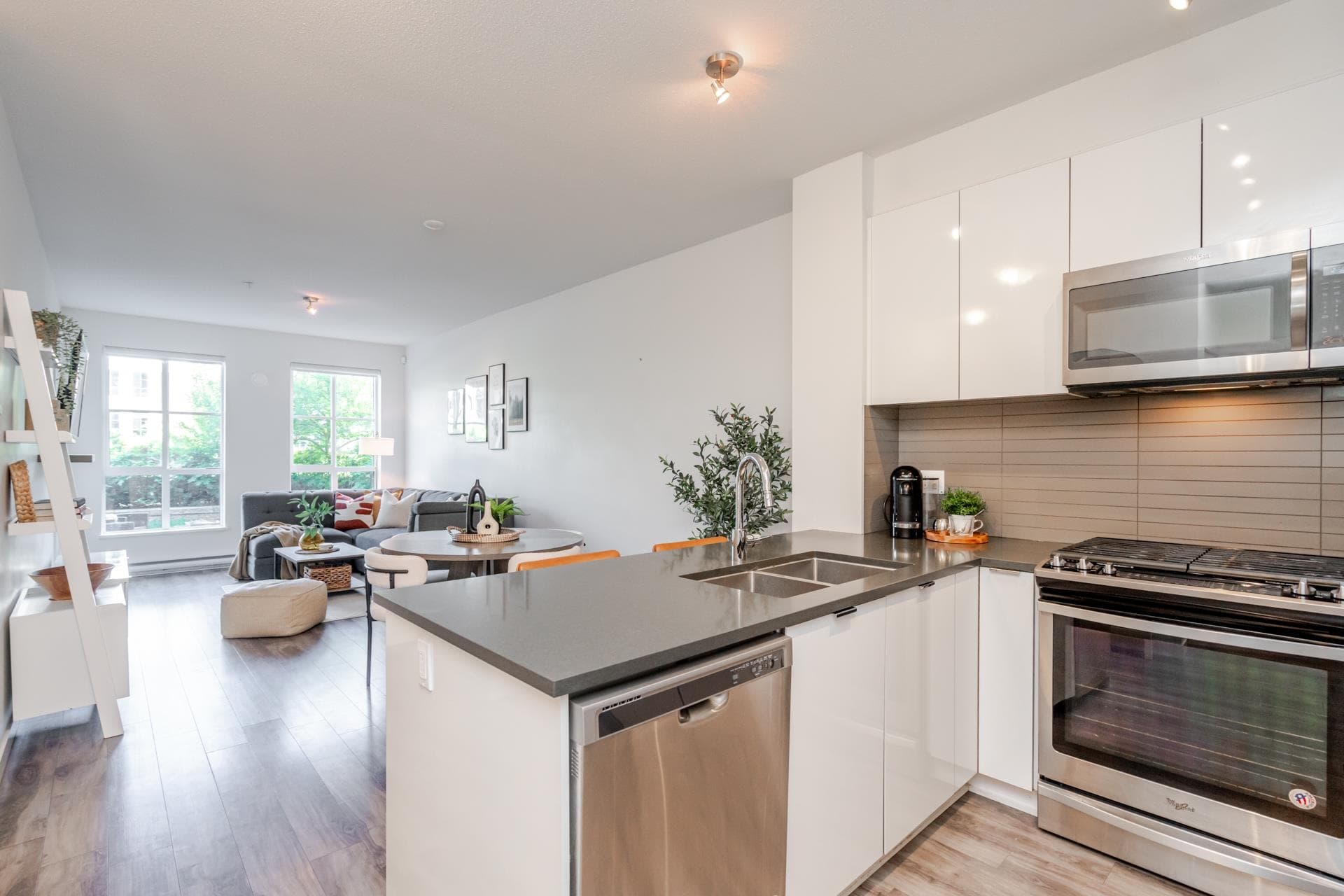 101 - 15137 33 Avenue, Surrey, V3Z 0Y1 — photo 4