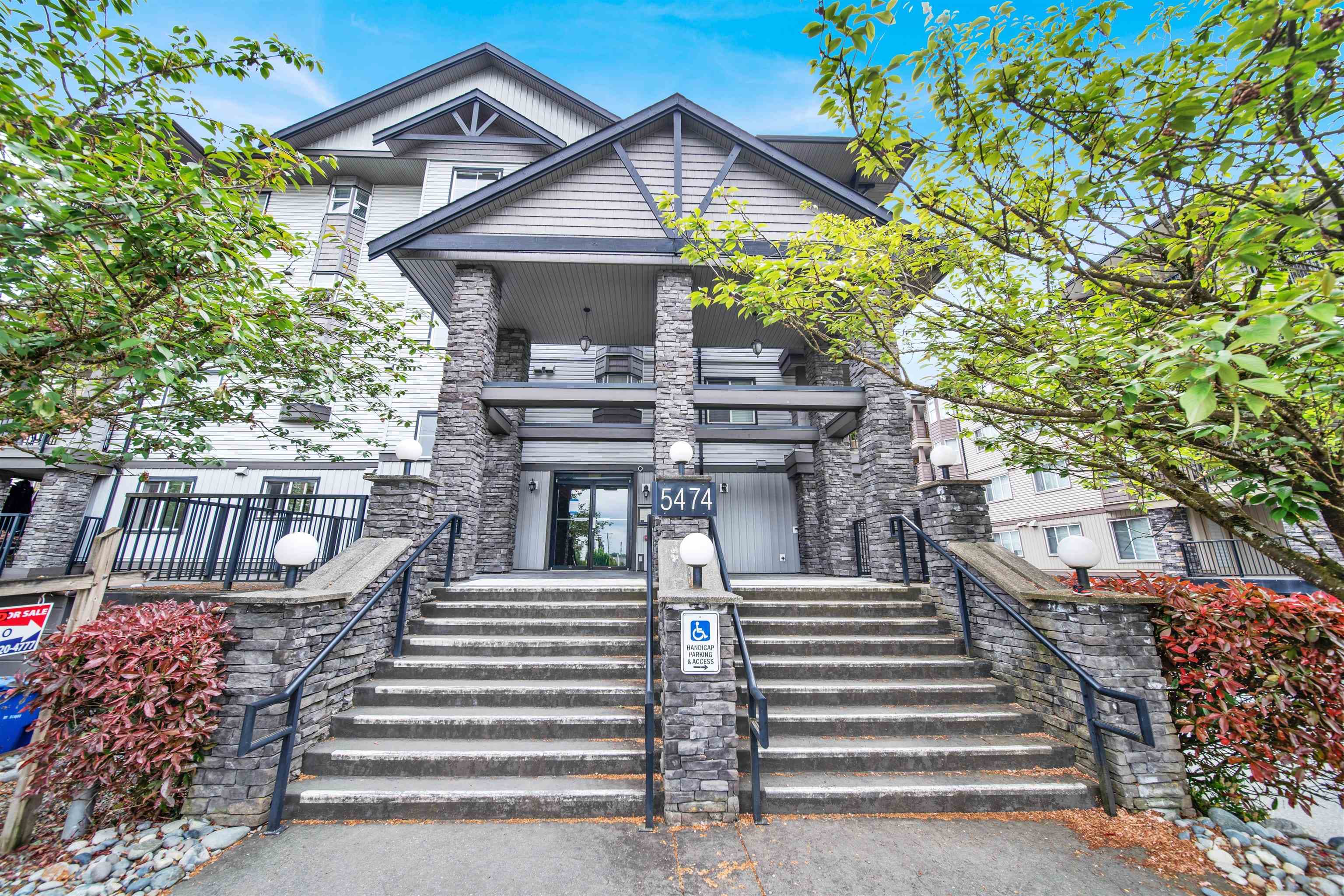 306 - 5474 198 Street, Langley, V3A 1G2 — photo 1