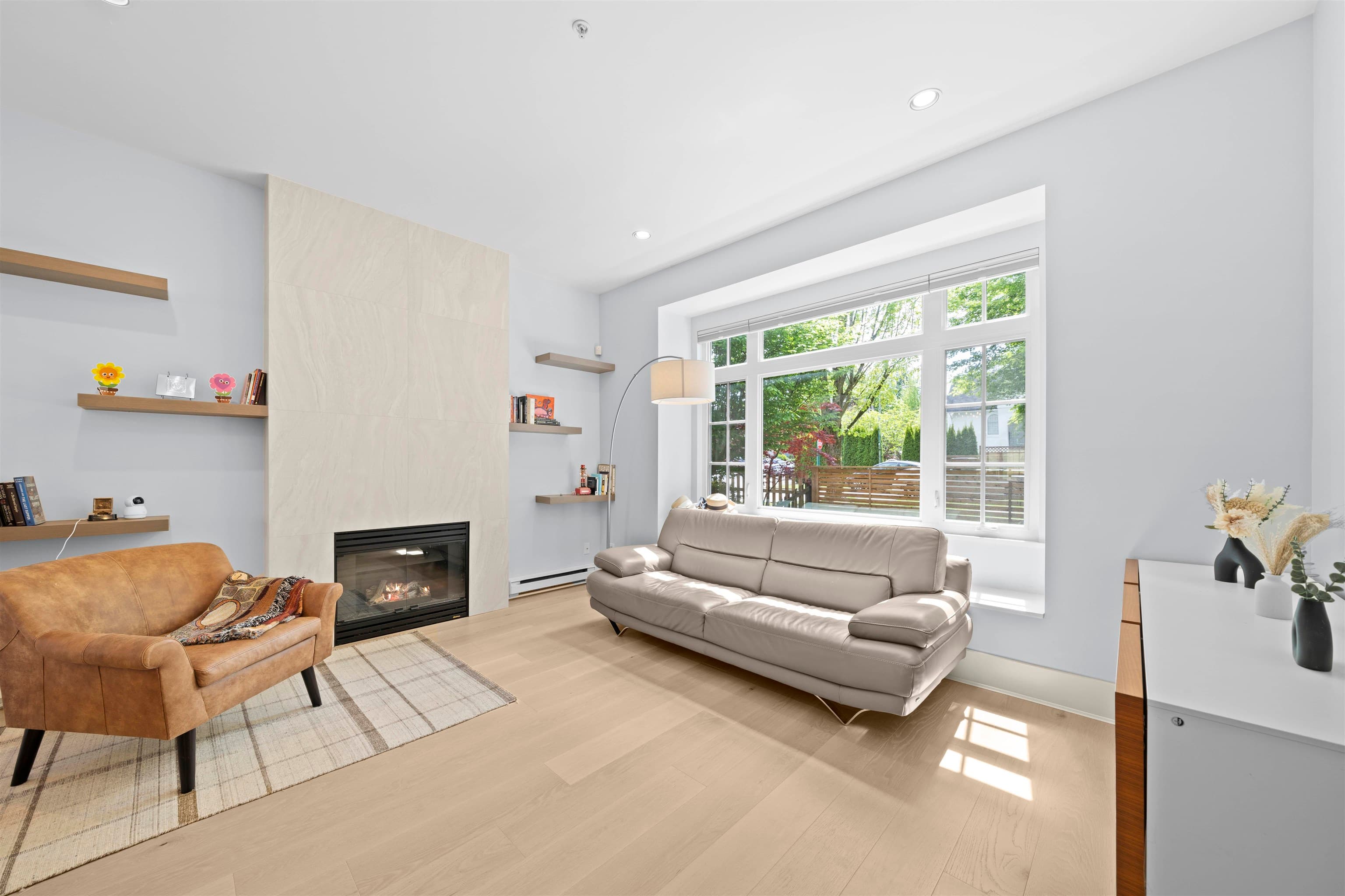 3711 W 11th Avenue, Vancouver, V6R 2K7 — photo 2