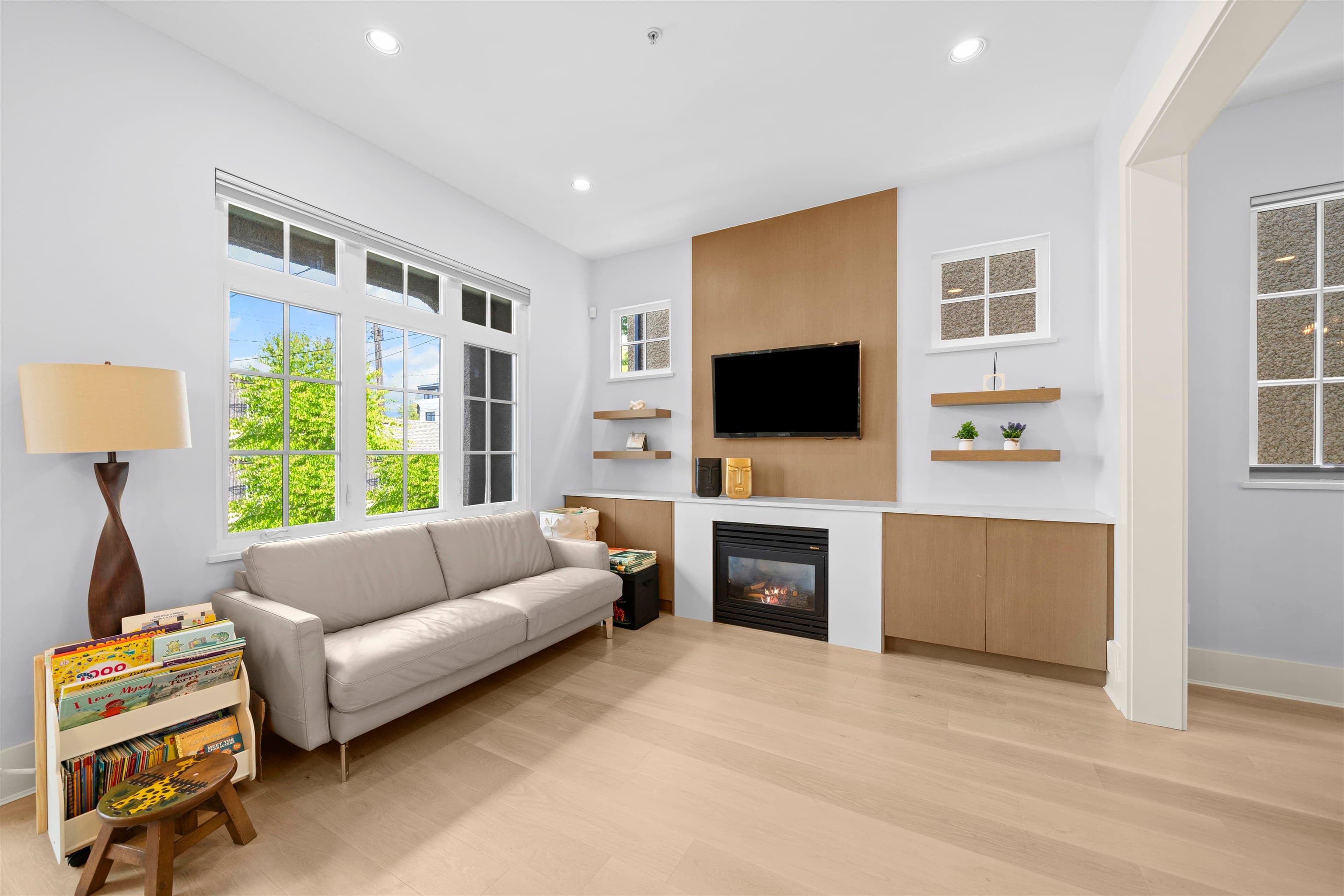 3711 W 11th Avenue, Vancouver, V6R 2K7 — photo 5