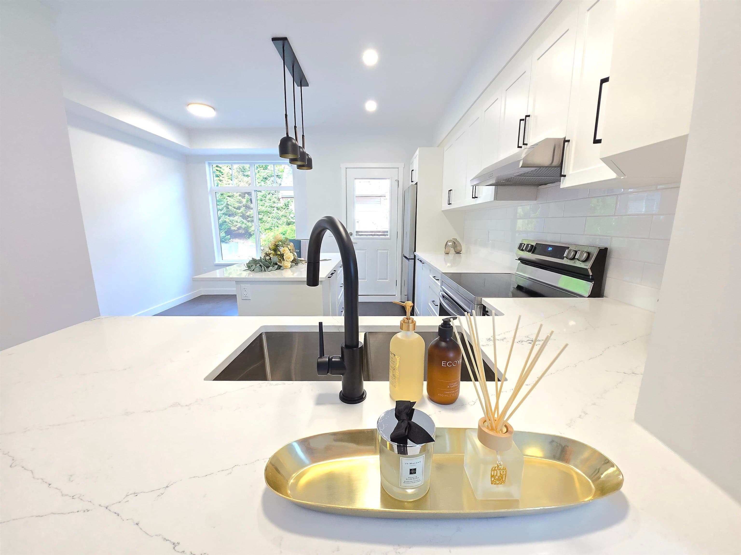 73 - 2000 Panorama Drive, Port Moody, V3H 5J5 — photo 3
