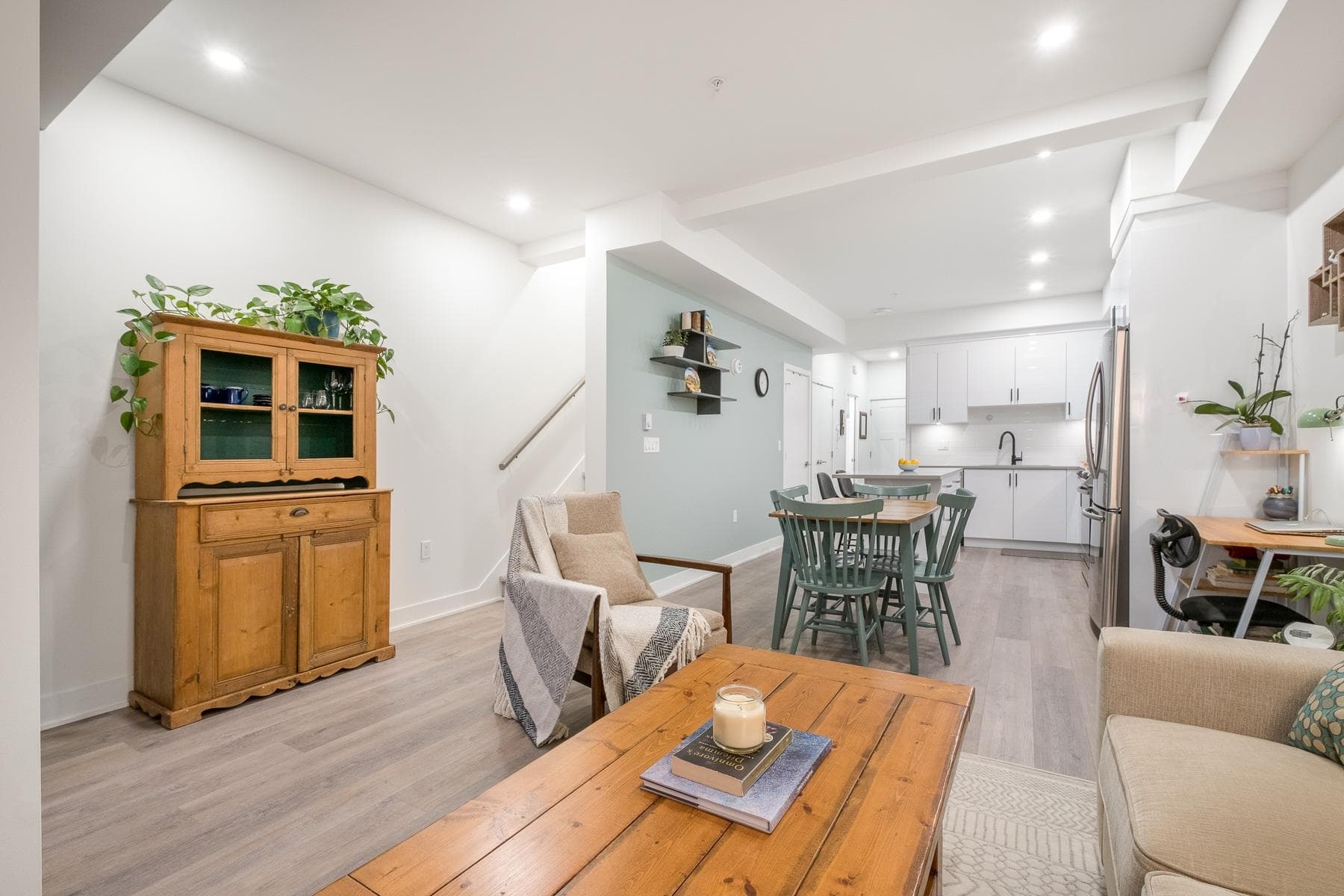 203 - 37808 Third Avenue, Squamish, V8B 1B9 — photo 5