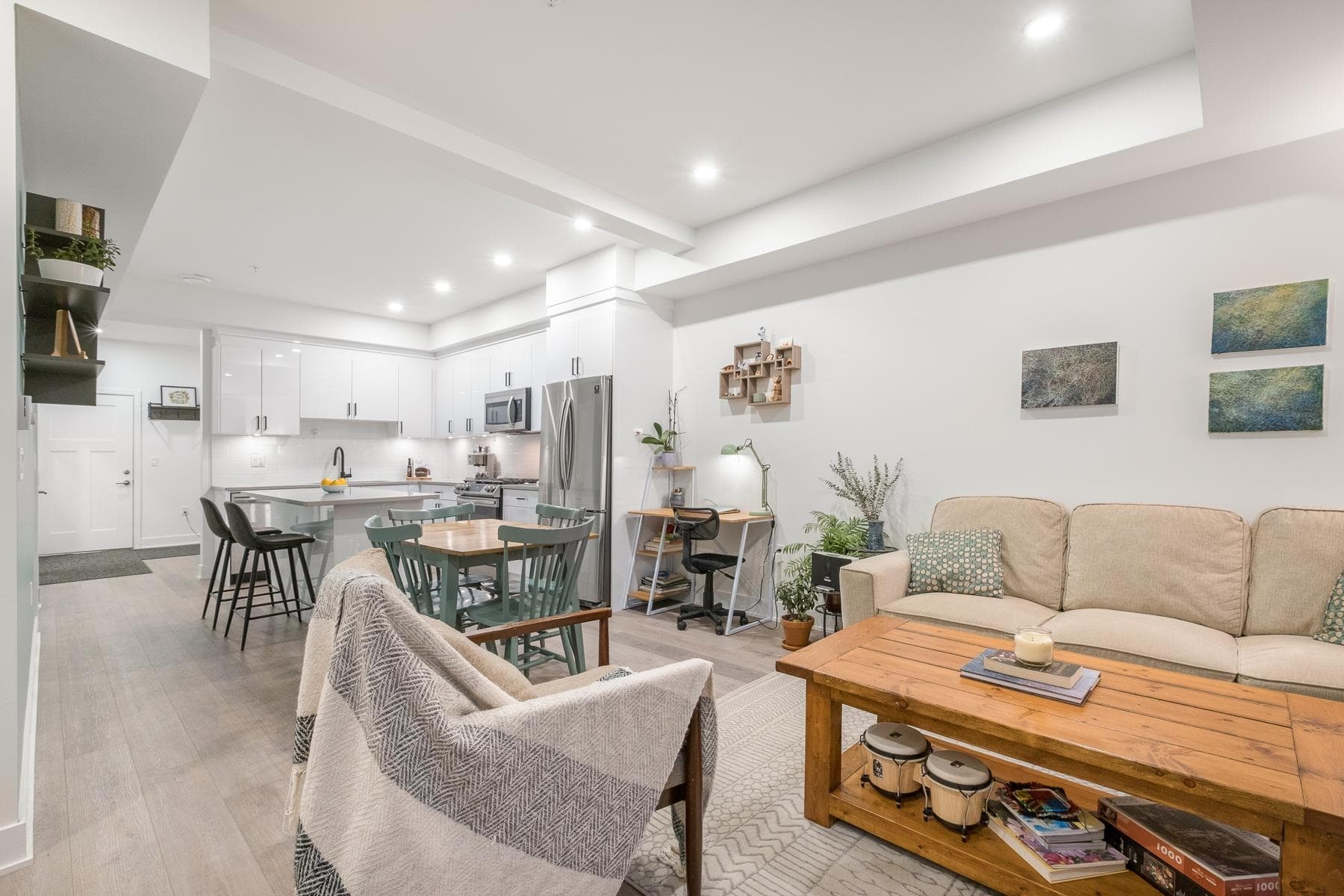 203 - 37808 Third Avenue, Squamish, V8B 1B9 — photo 4