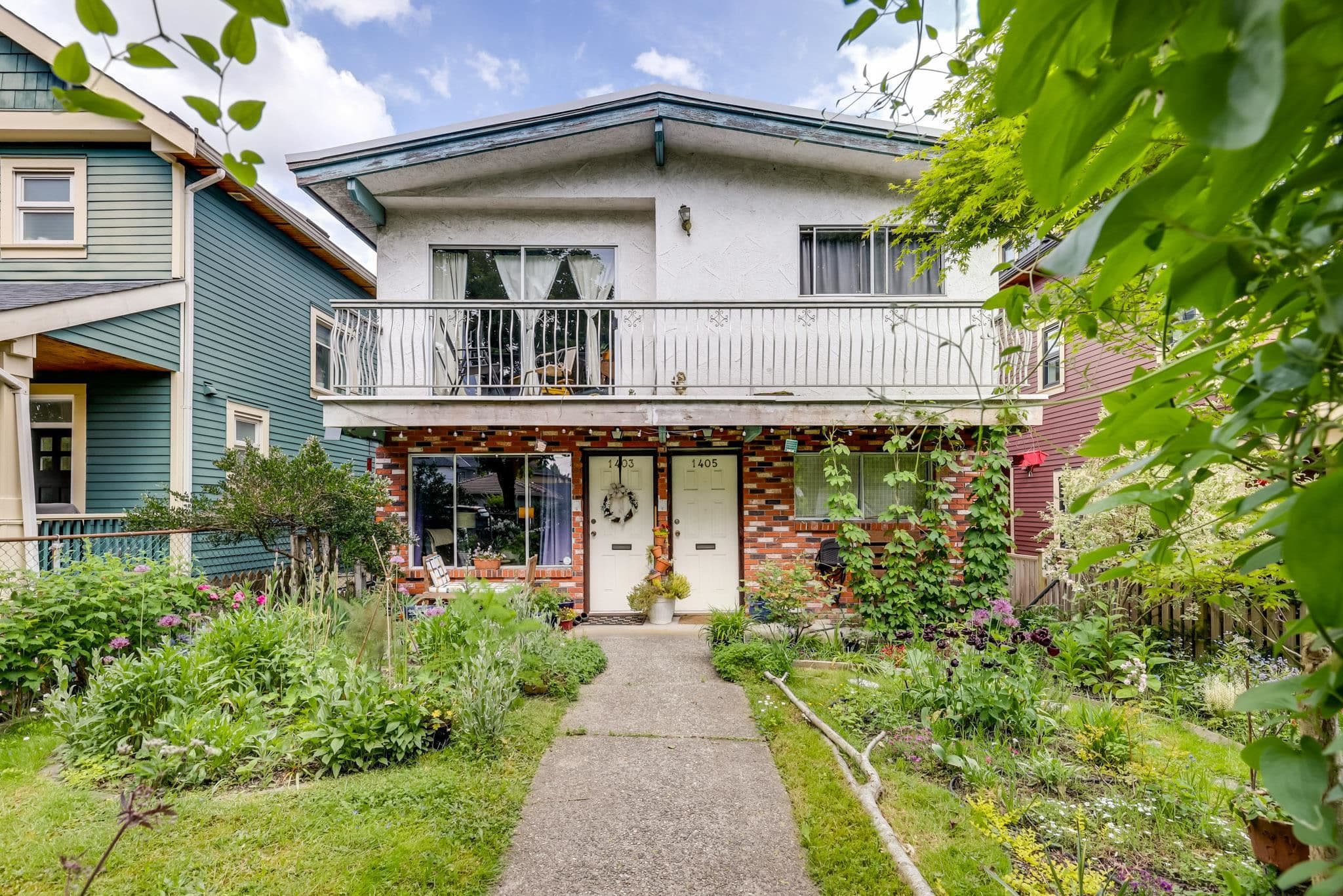 1405 - - 1403 E 14th Avenue, Vancouver — sold