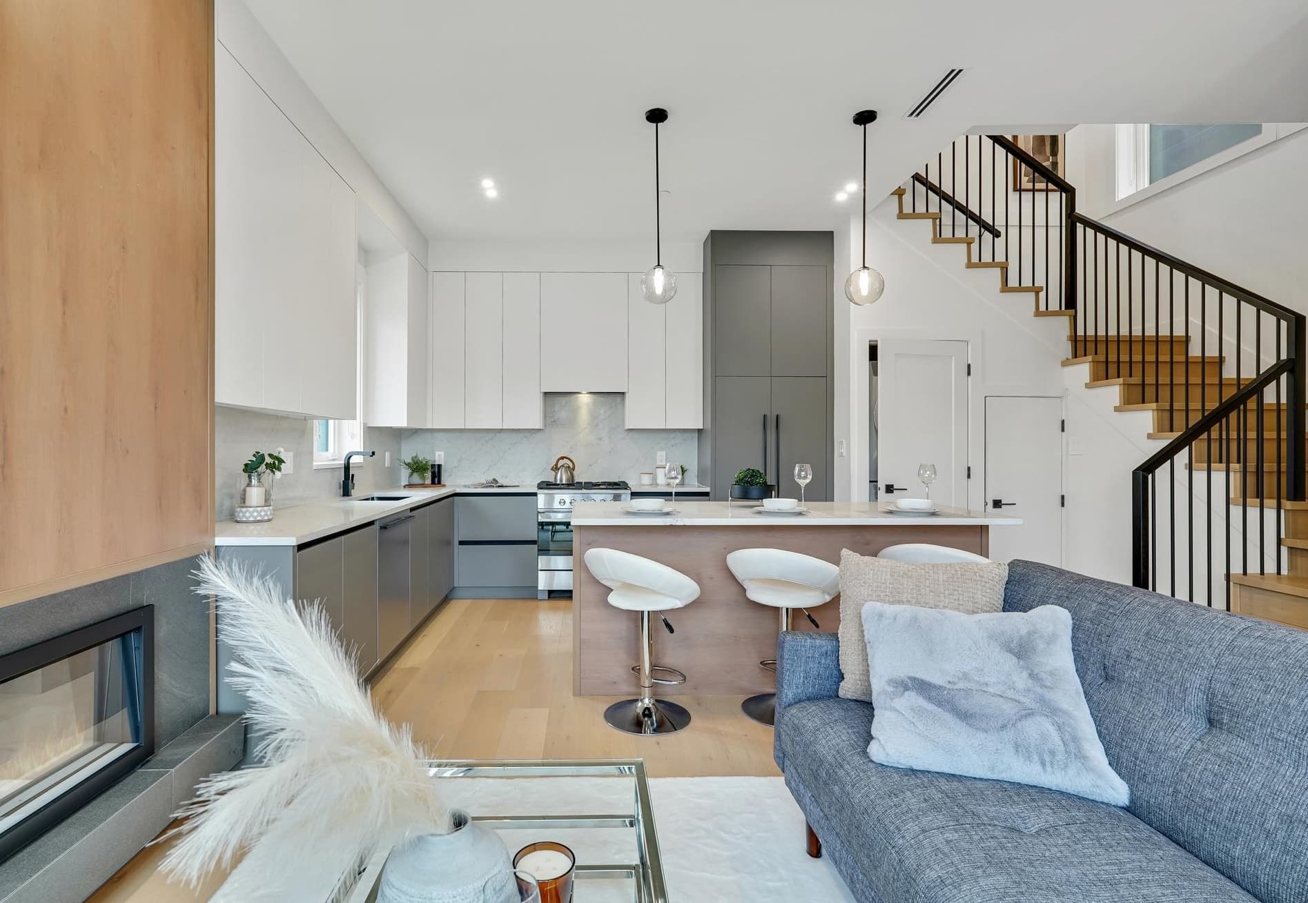 785 Skeena Street, Vancouver, V5K 4P4 — photo 2