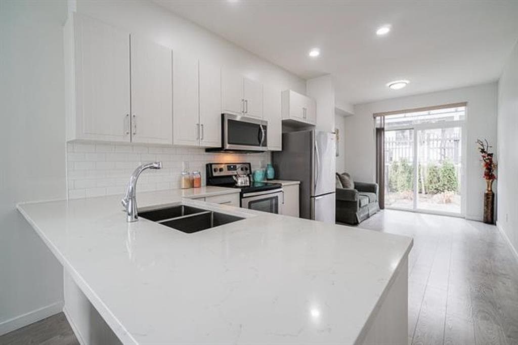 32 - 14555 68 Avenue, Surrey, V3S 2A8 — photo 2