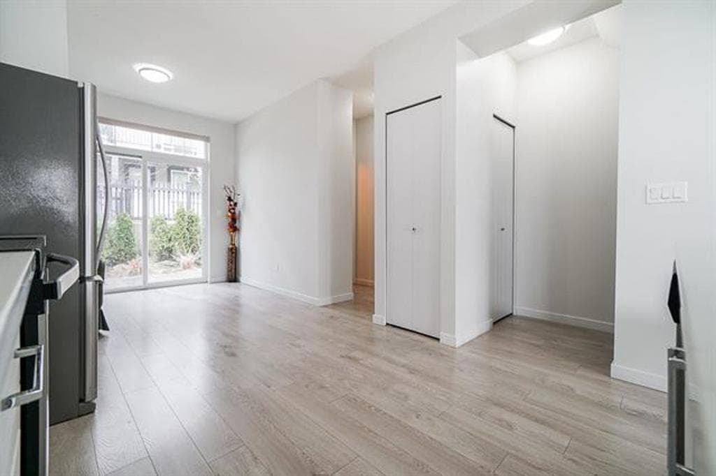 32 - 14555 68 Avenue, Surrey, V3S 2A8 — photo 3