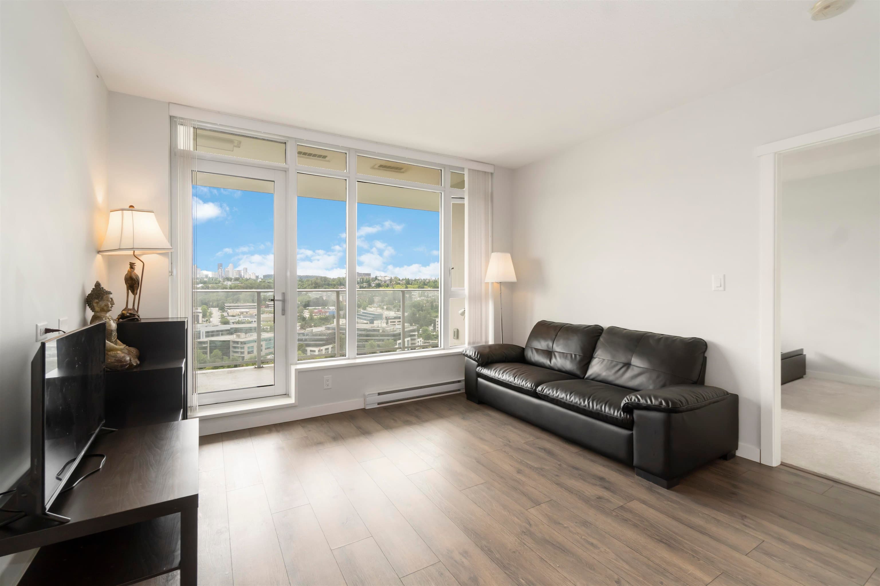 2002 - 2388 Madison Avenue, Burnaby, V5C 0K8 — photo 3