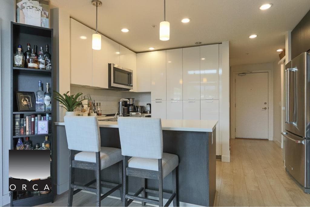 608 - 719 W 3rd Street, North Vancouver, V7M 0E7 — photo 2