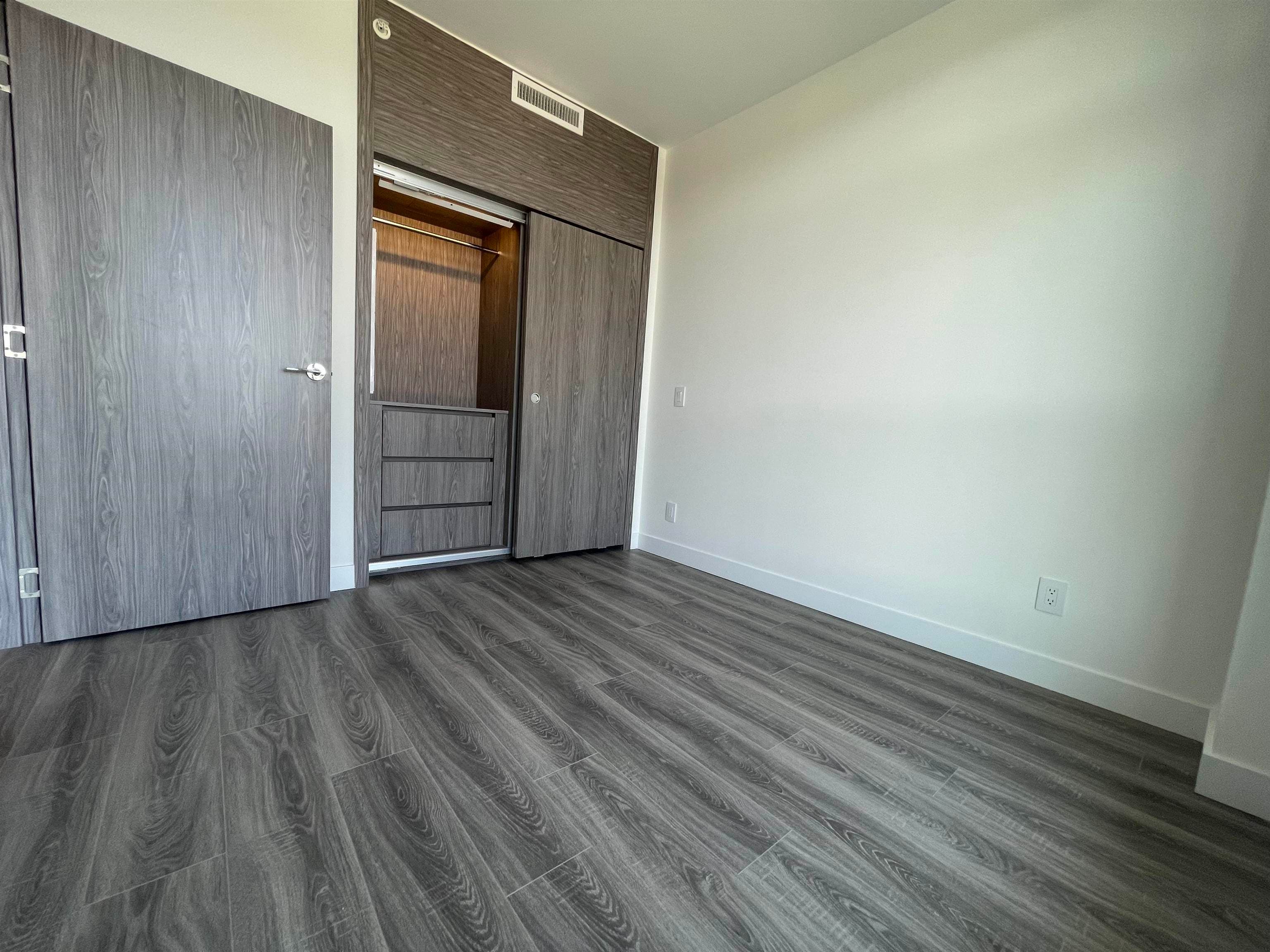 803 - 10750 135a Street, Surrey, V3T 0V4 — photo 5