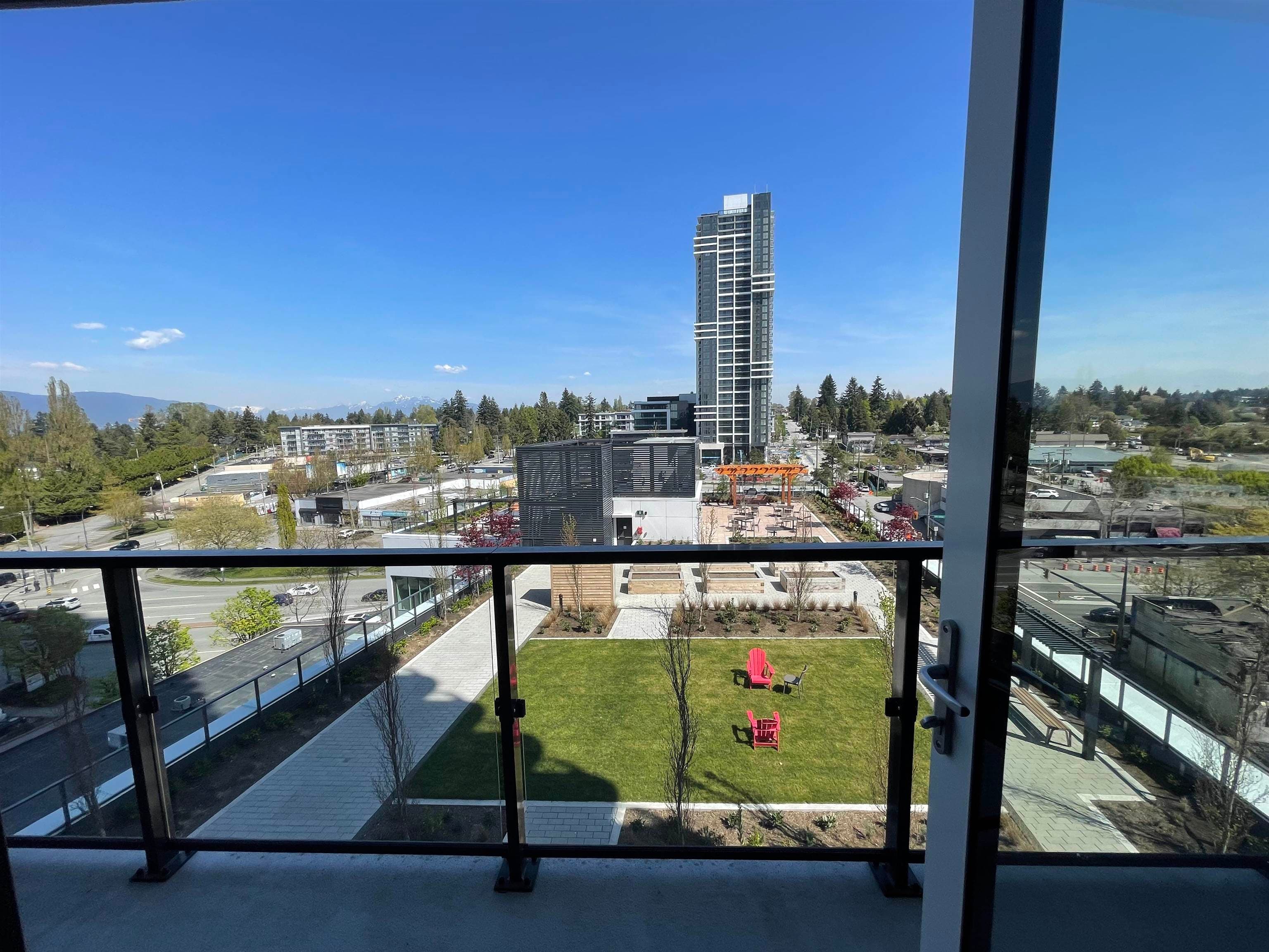 803 - 10750 135a Street, Surrey, V3T 0V4 — photo 4