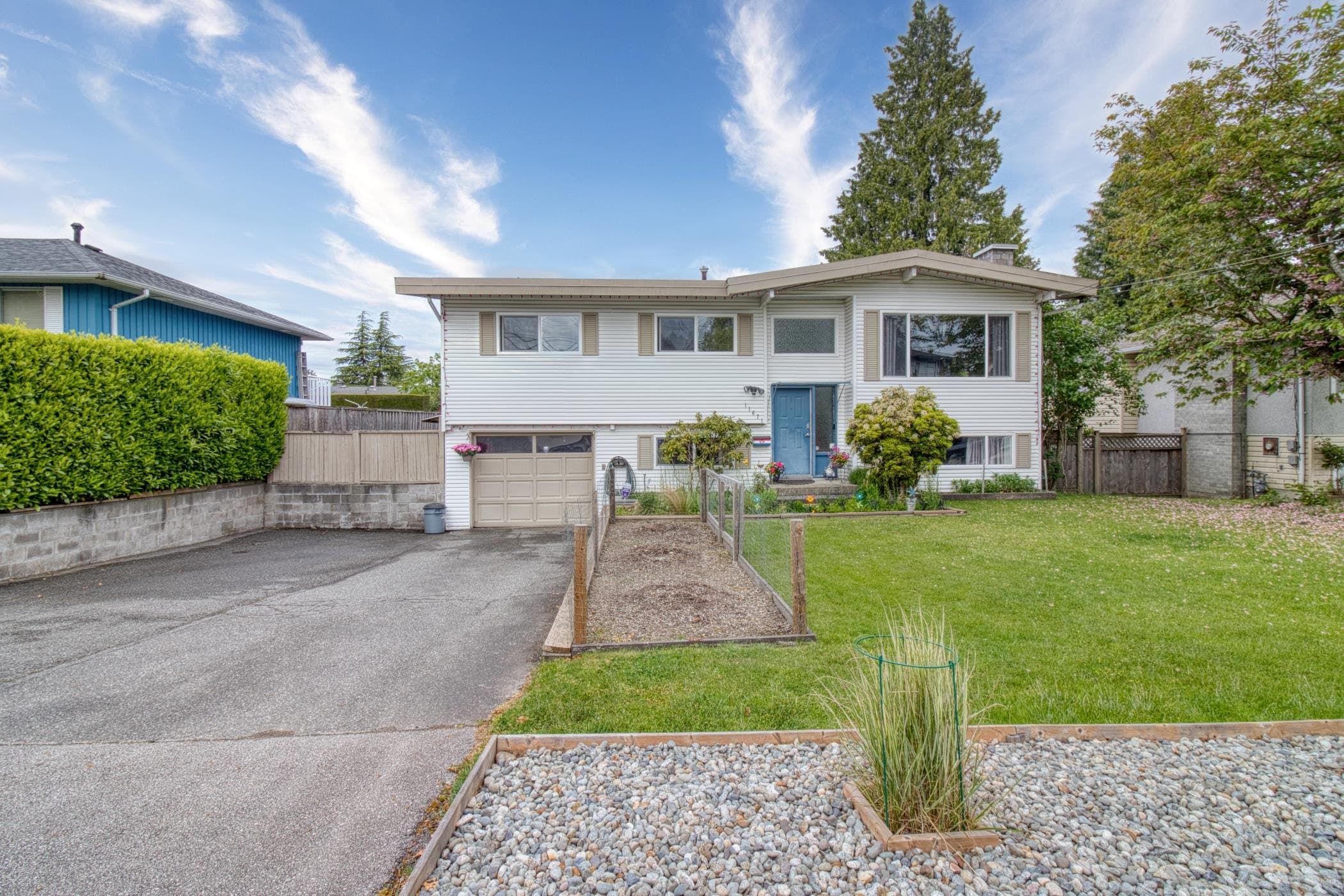 11671 94 Avenue, Delta