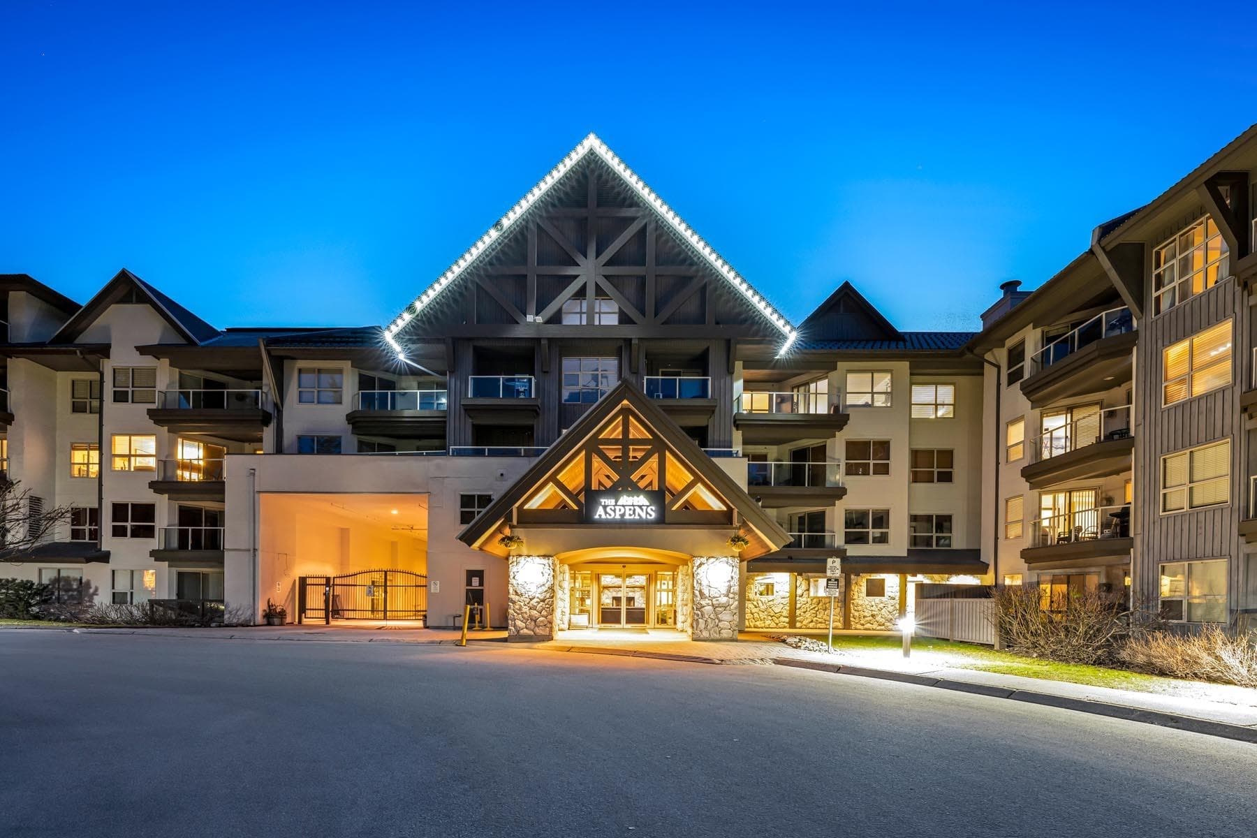 202 - 4800 Spearhead Drive, Whistler, V8E 1G1 — photo 2