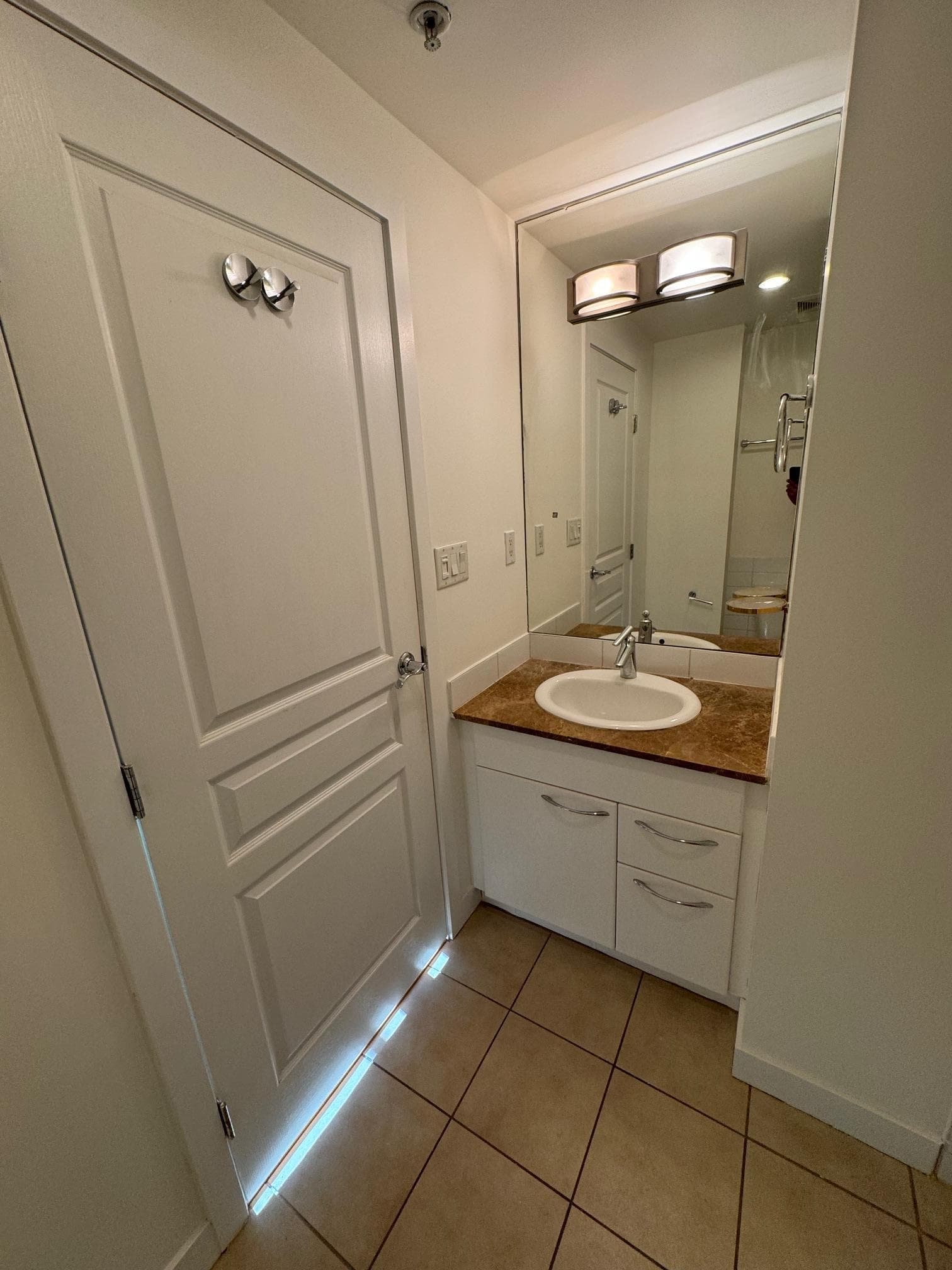 904 - 4028 Knight Street, Vancouver, V5N 5Y8 — photo 3