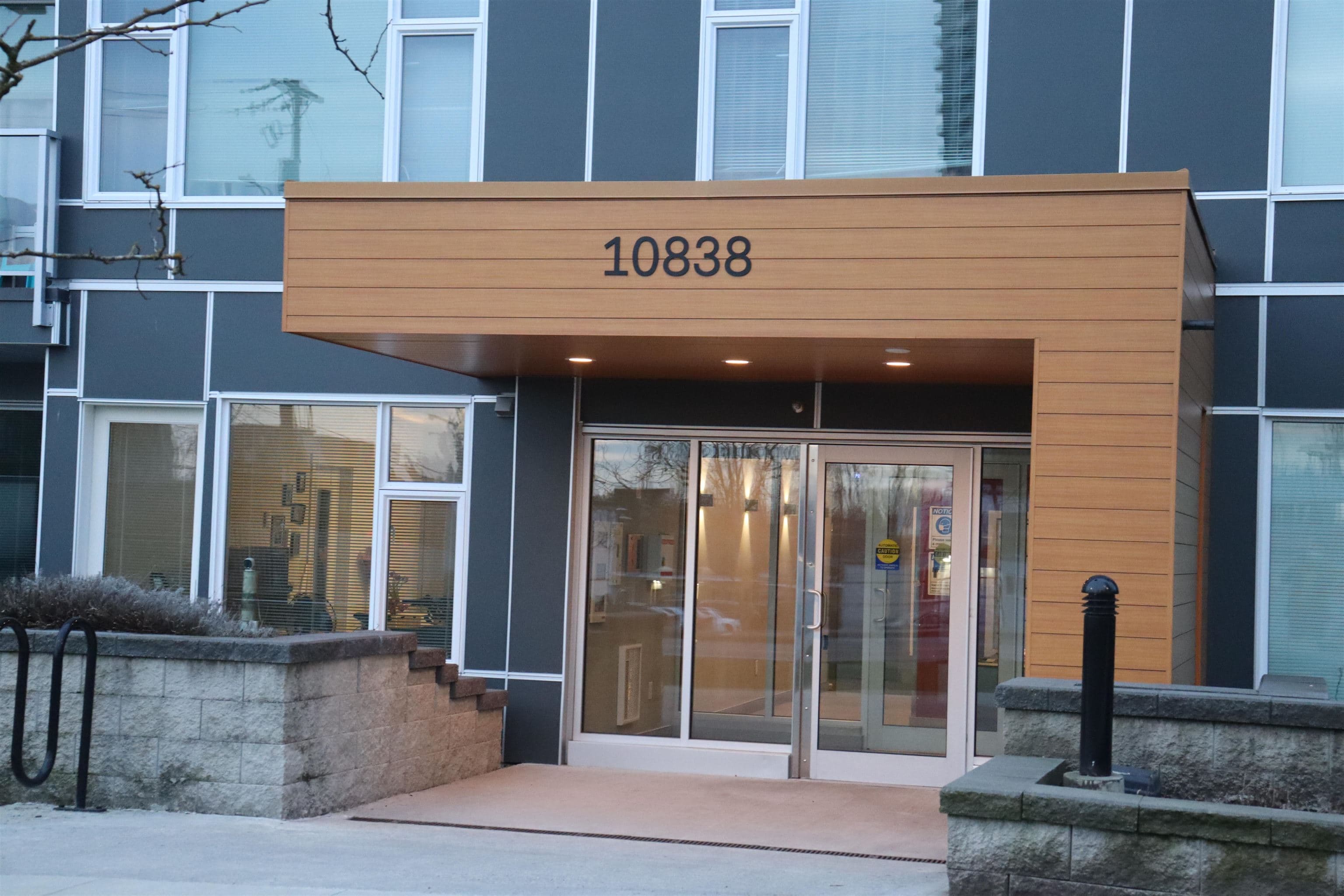 207 - 10838 Whalley Boulevard, Surrey, V3R 0G8 — photo 1