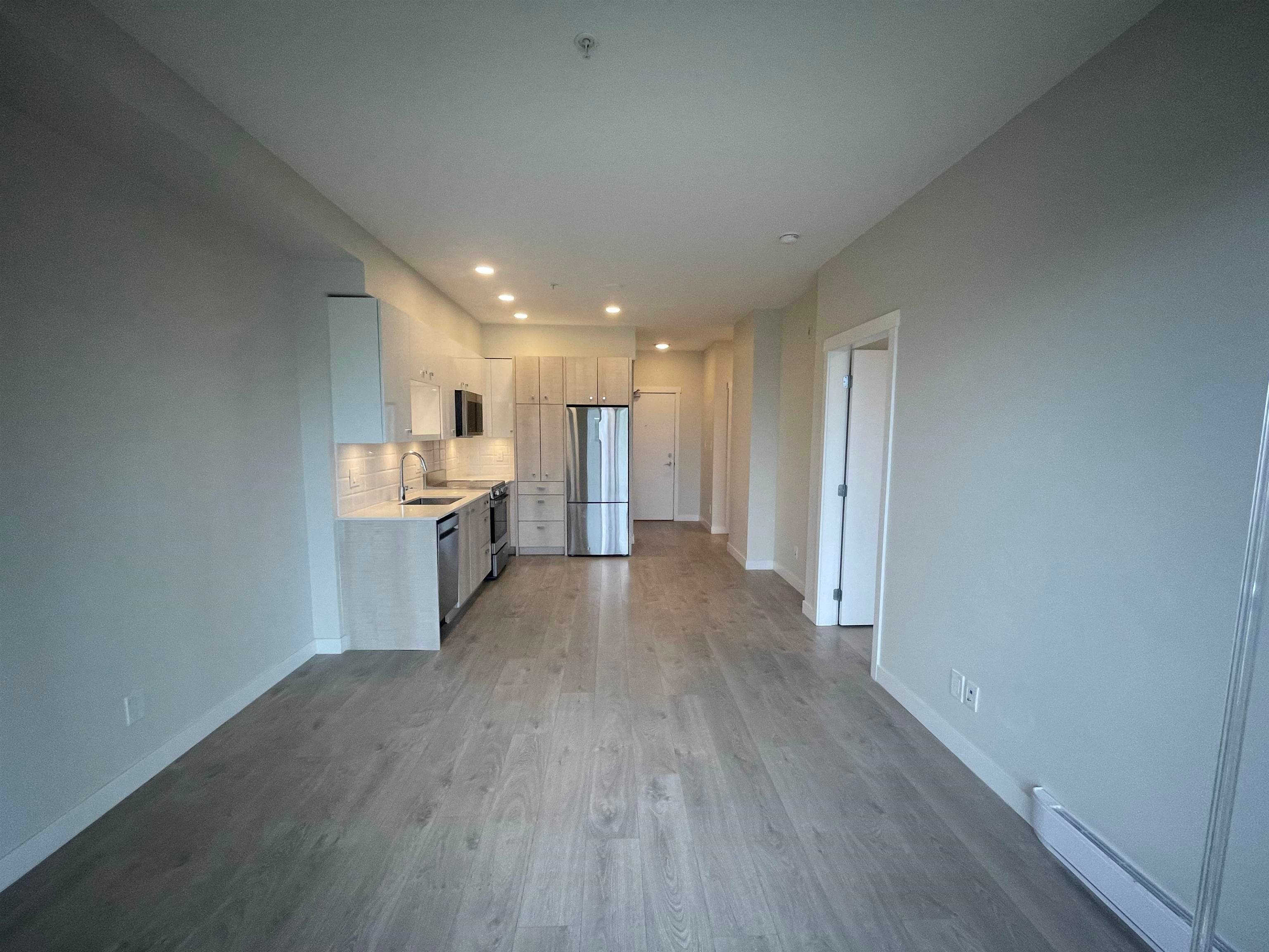 207 - 10838 Whalley Boulevard, Surrey, V3R 0G8 — photo 4