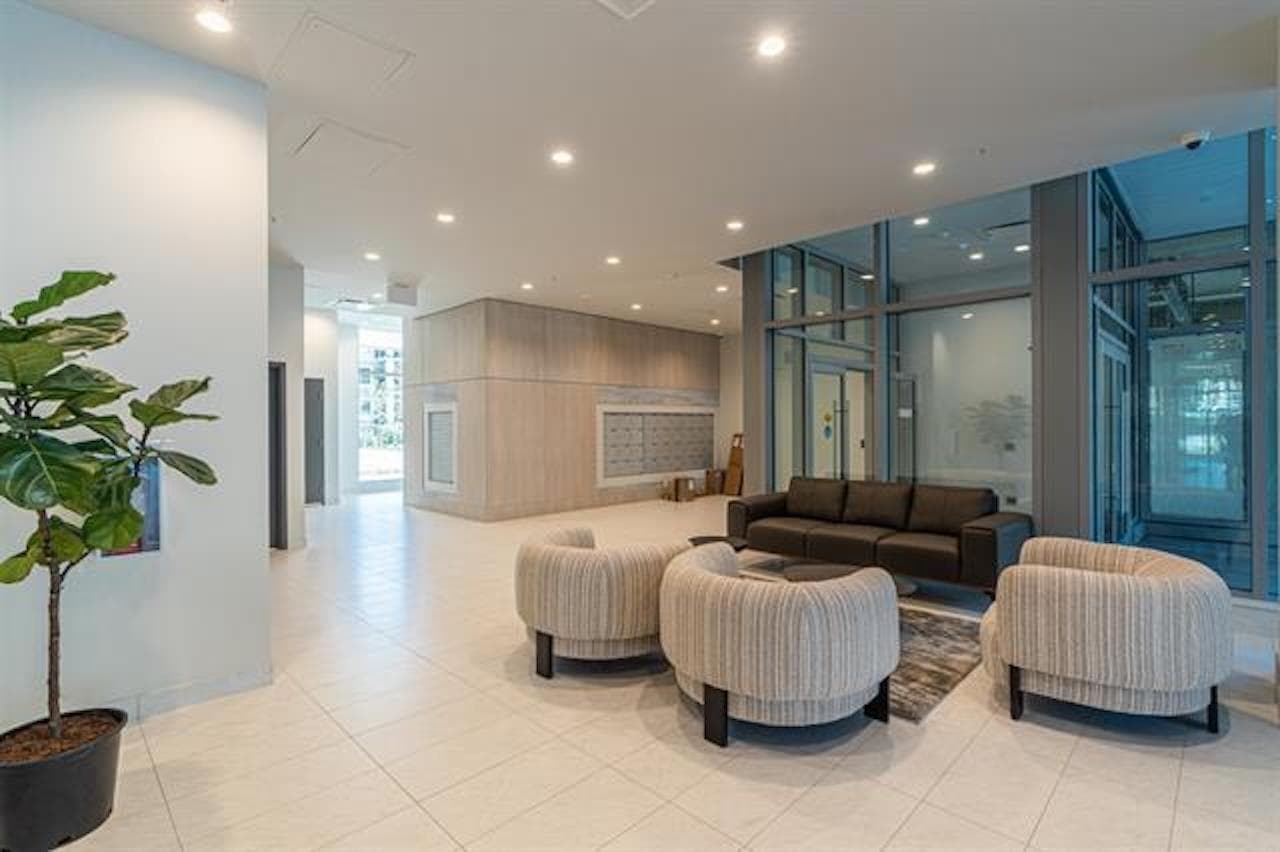 2408 - 9675 King George Boulevard, Surrey, V3T 0T7 — photo 5