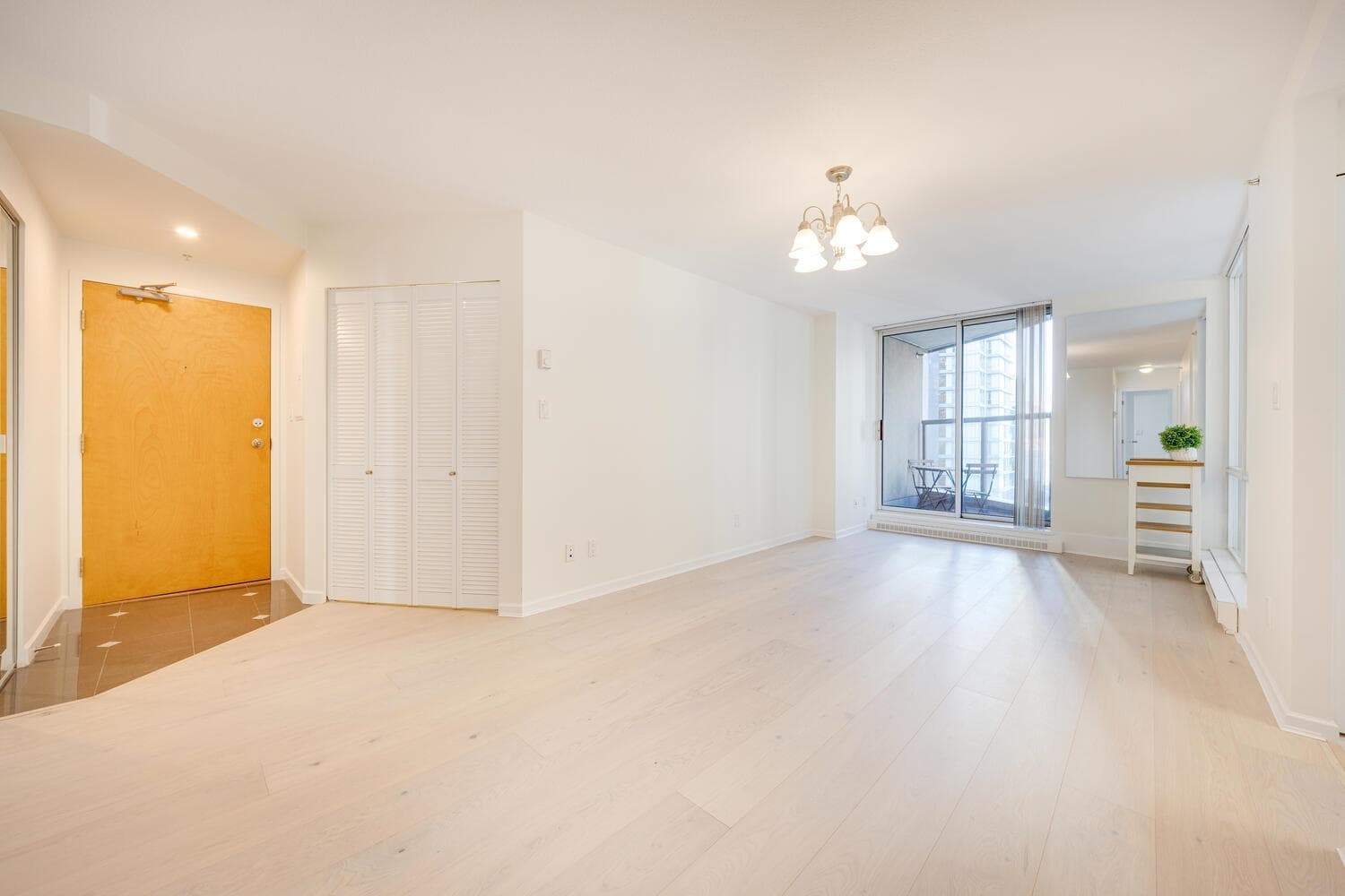 901 - 1166 Melville Street, Vancouver, V6E 4P6 — photo 2