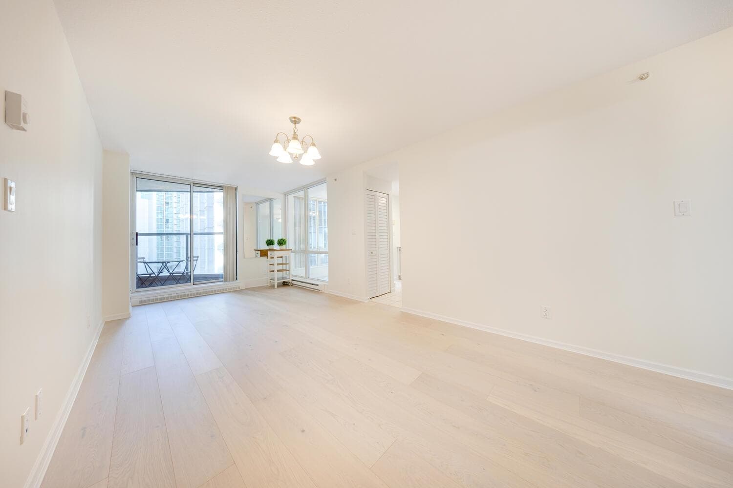 901 - 1166 Melville Street, Vancouver, V6E 4P6 — photo 5