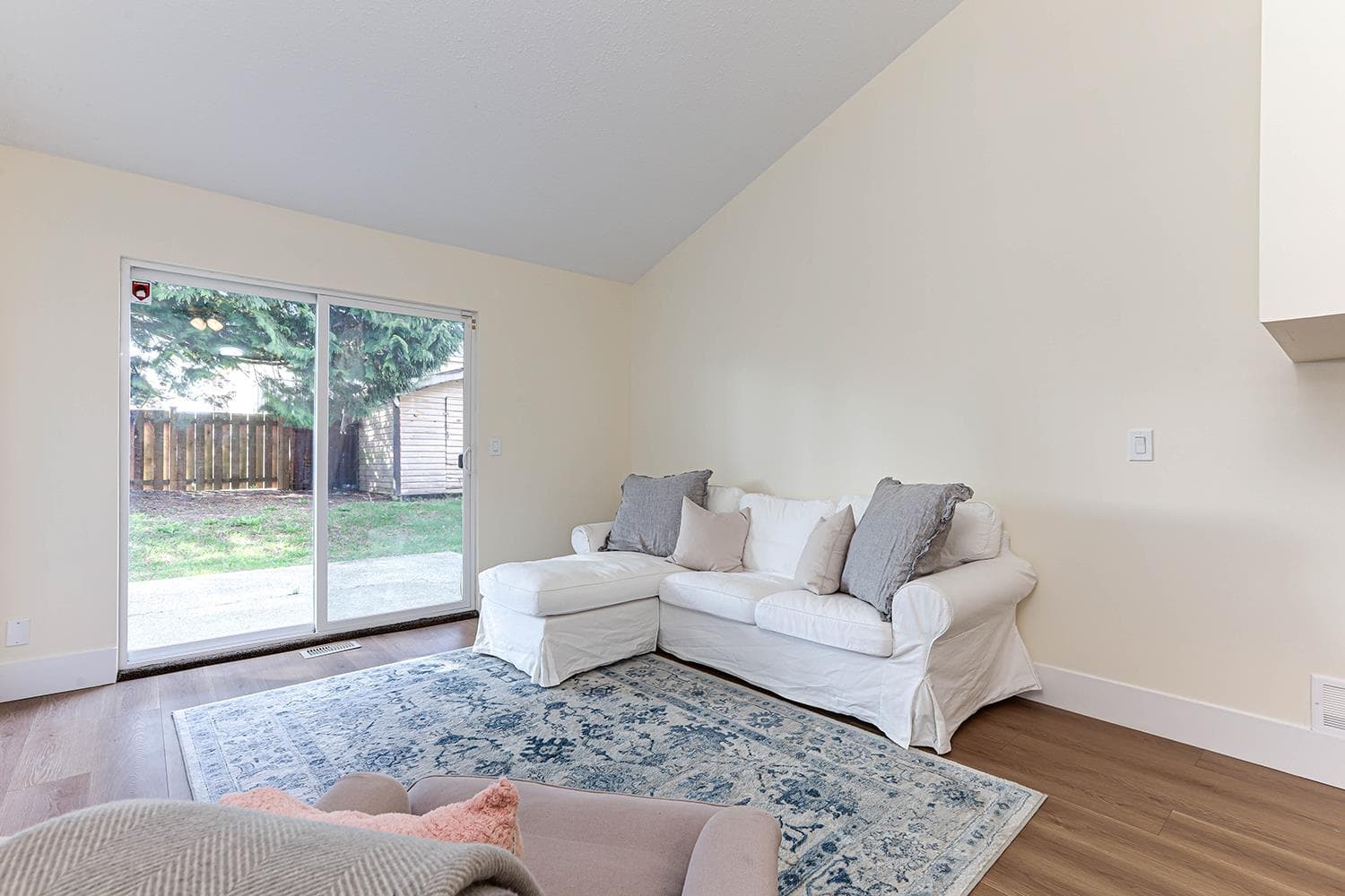 12458 76b Avenue, Surrey, V3W 7W6 — photo 2