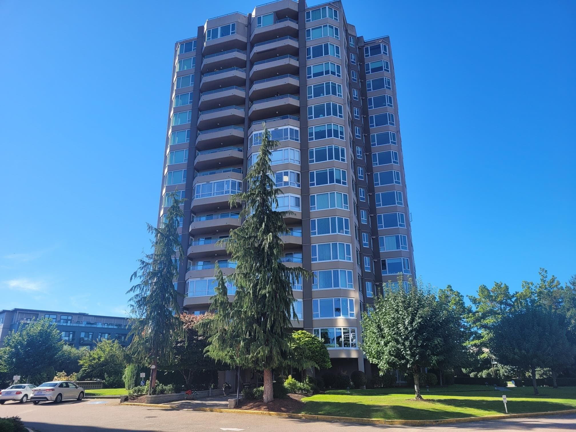 403 - 3150 Gladwin Road, Abbotsford, V2T 5S9 — photo 1