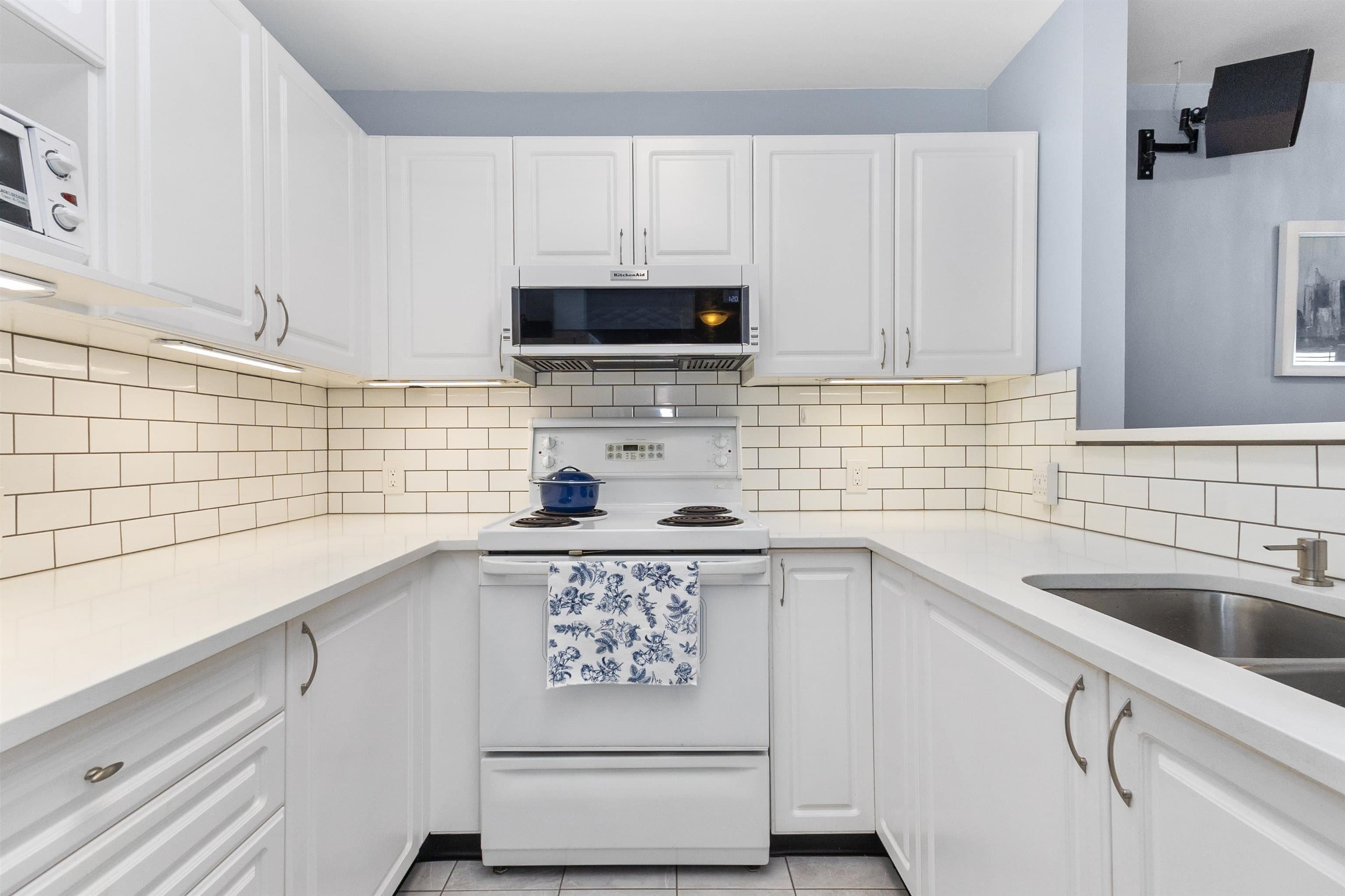 405 - 13680 84 Avenue, Surrey, V3W 0T6 — photo 3