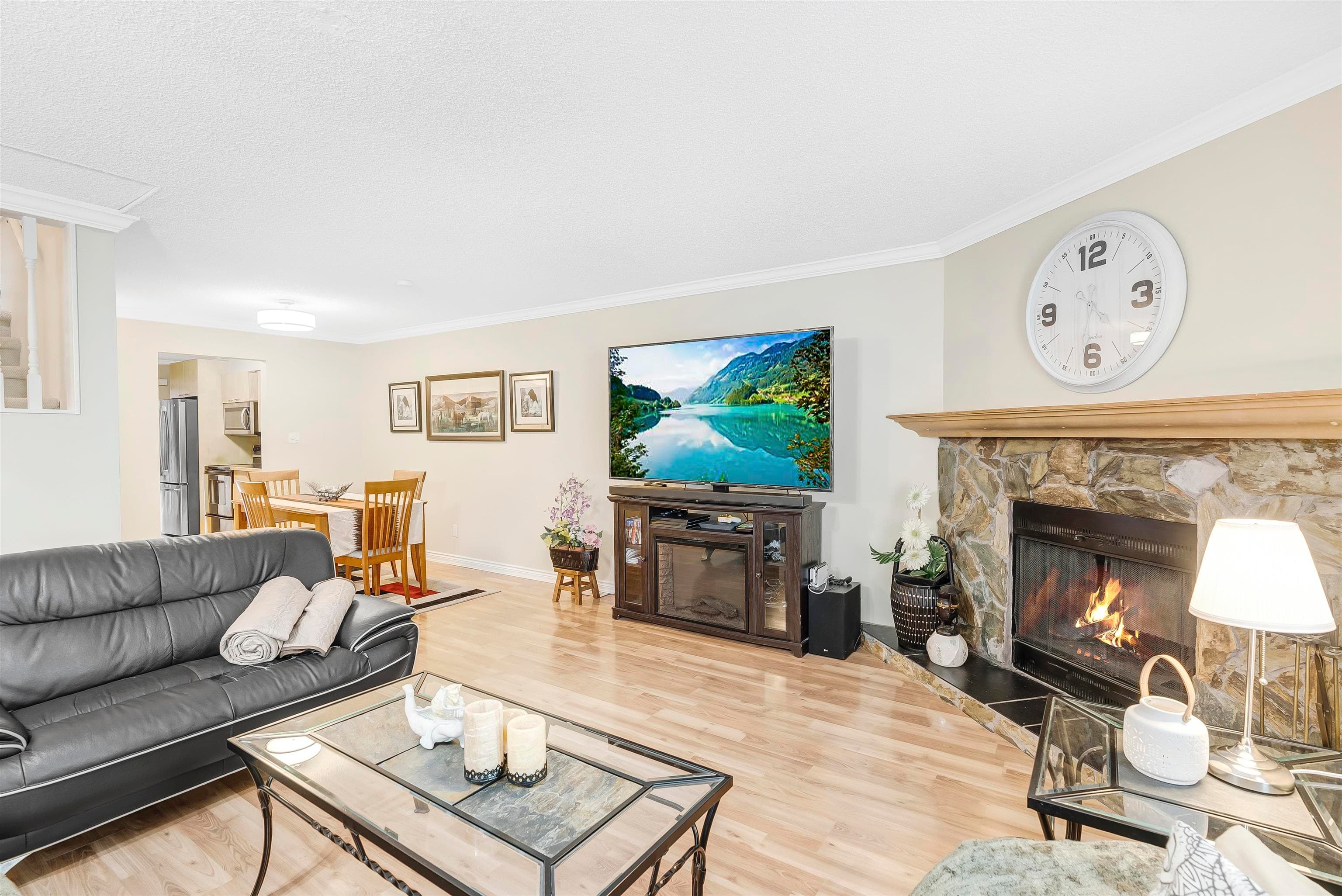 14783 101 Avenue, Surrey, V3R 7H7 — photo 5