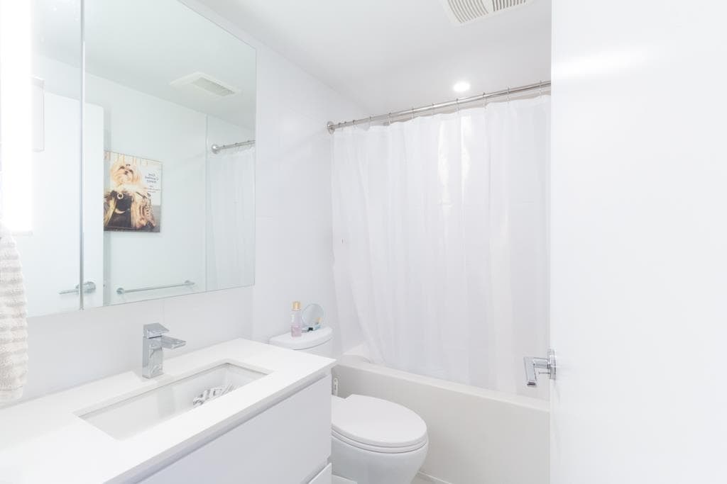 405 - 13655 Fraser Highway, Surrey, V3T 0P8 — photo 3