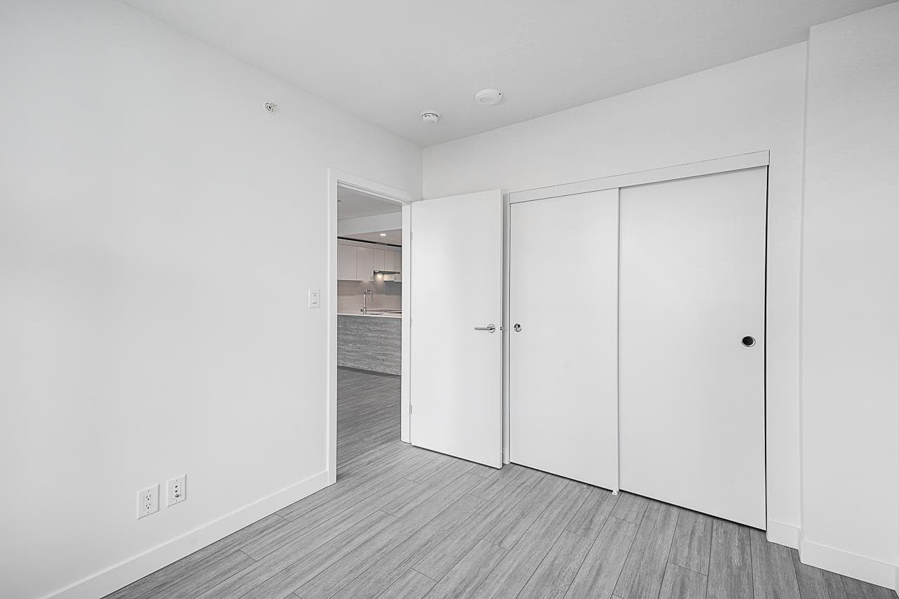 405 - 13655 Fraser Highway, Surrey, V3T 0P8 — photo 4