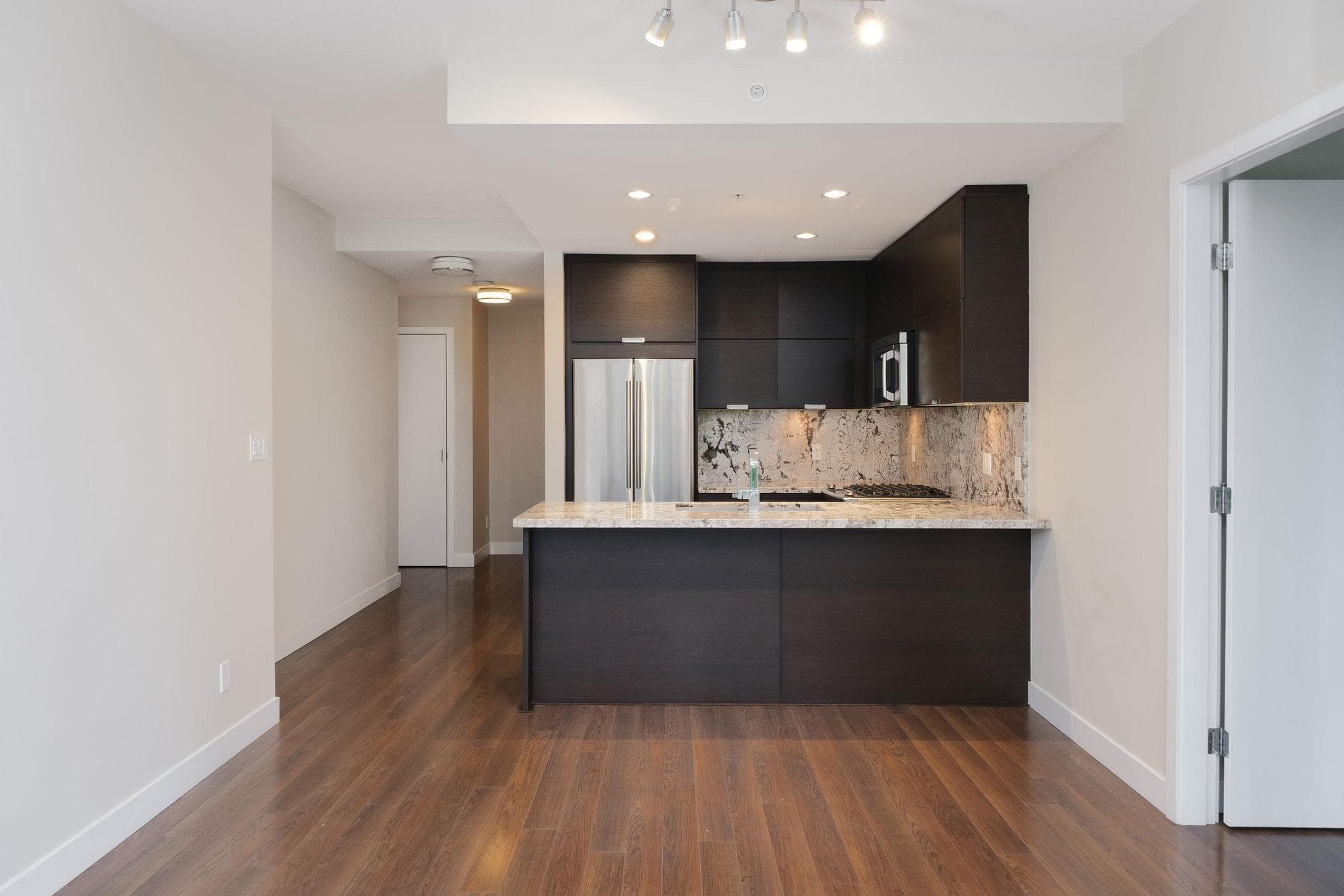 207 - 2077 Rosser Avenue, Burnaby, V5C 0G6 — photo 1