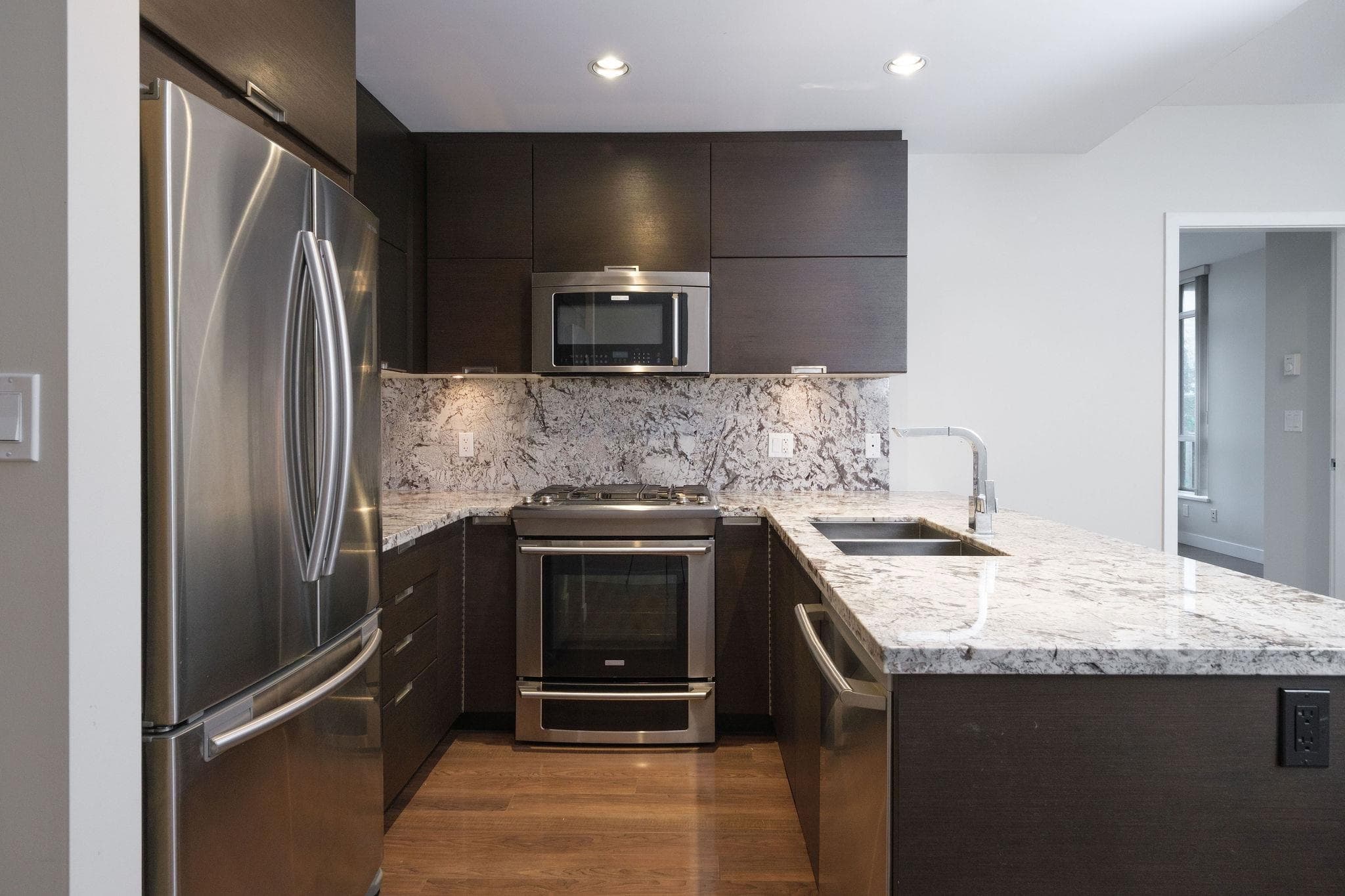 207 - 2077 Rosser Avenue, Burnaby, V5C 0G6 — photo 4