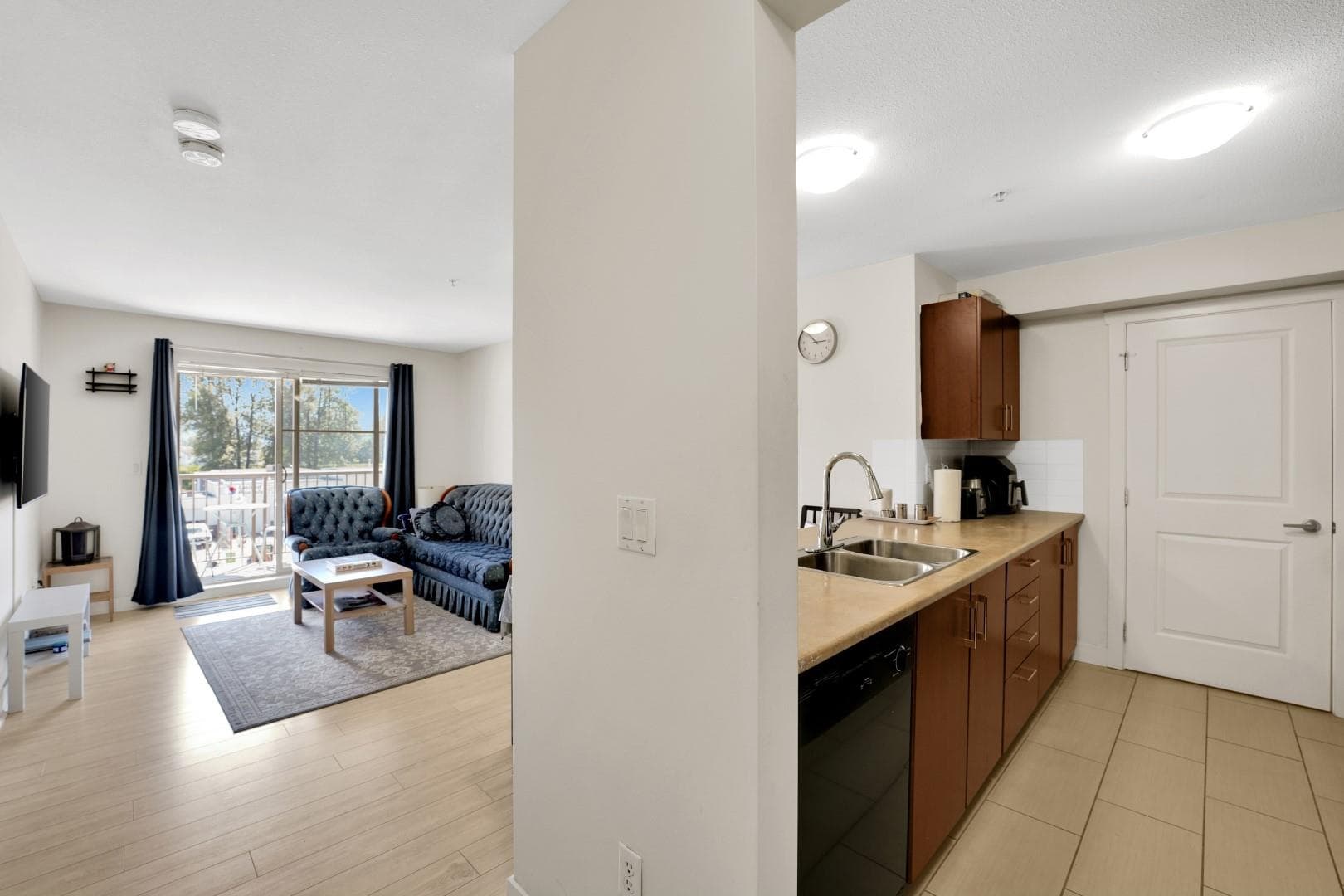 307 - 45555 Yale Road, Chilliwack, V2P 0A9 — photo 2