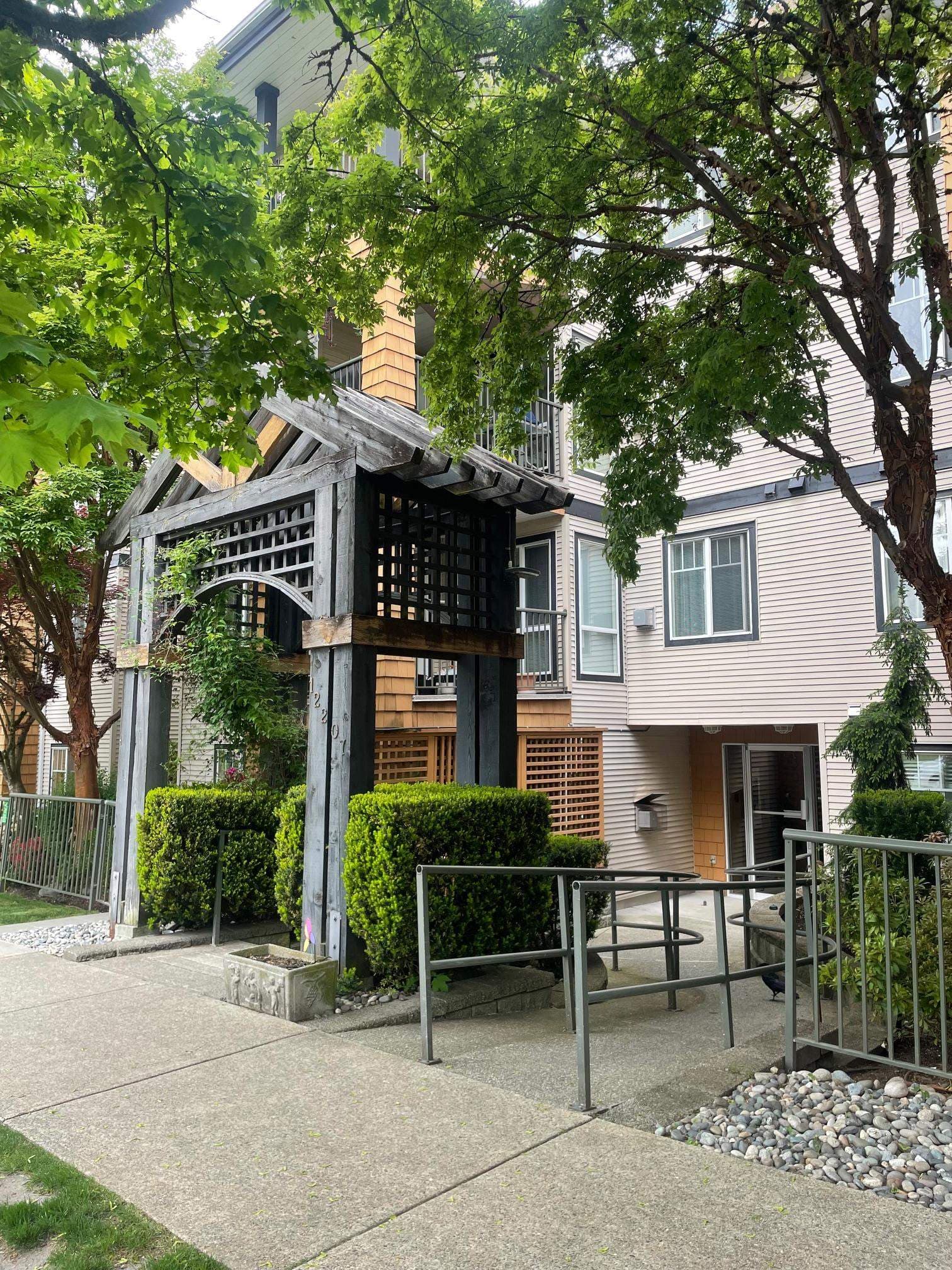 311 - 12207 224 Street, Maple Ridge, V2X 6B9 — photo 1