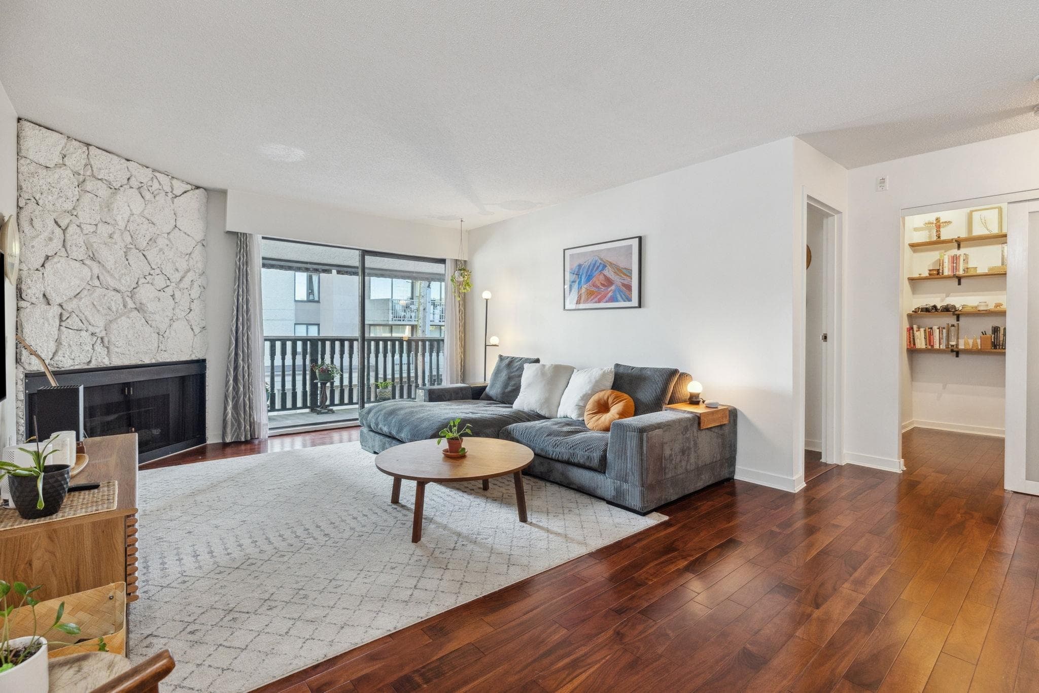 301 - 1610 Chesterfield Avenue, North Vancouver, V7M 2N7 — photo 2