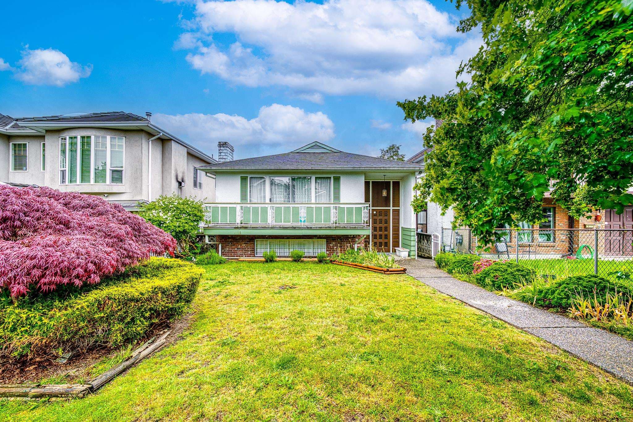 896 E 56th Avenue, Vancouver