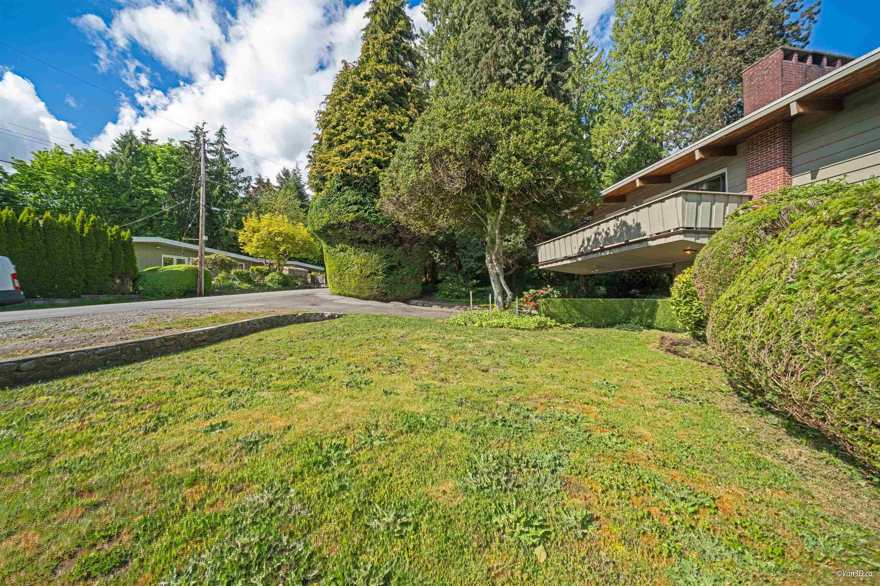 1752 Ottawa Place, West Vancouver, V7V 2T7 — photo 4