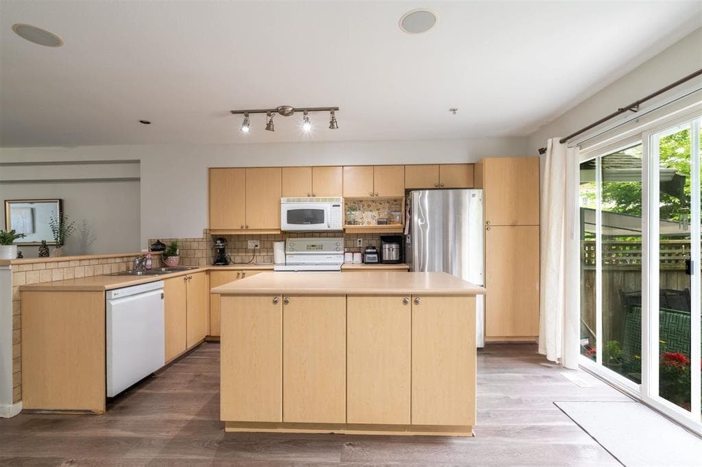 80 - 12711 64 Avenue, Surrey, V3W 3P3 — photo 3