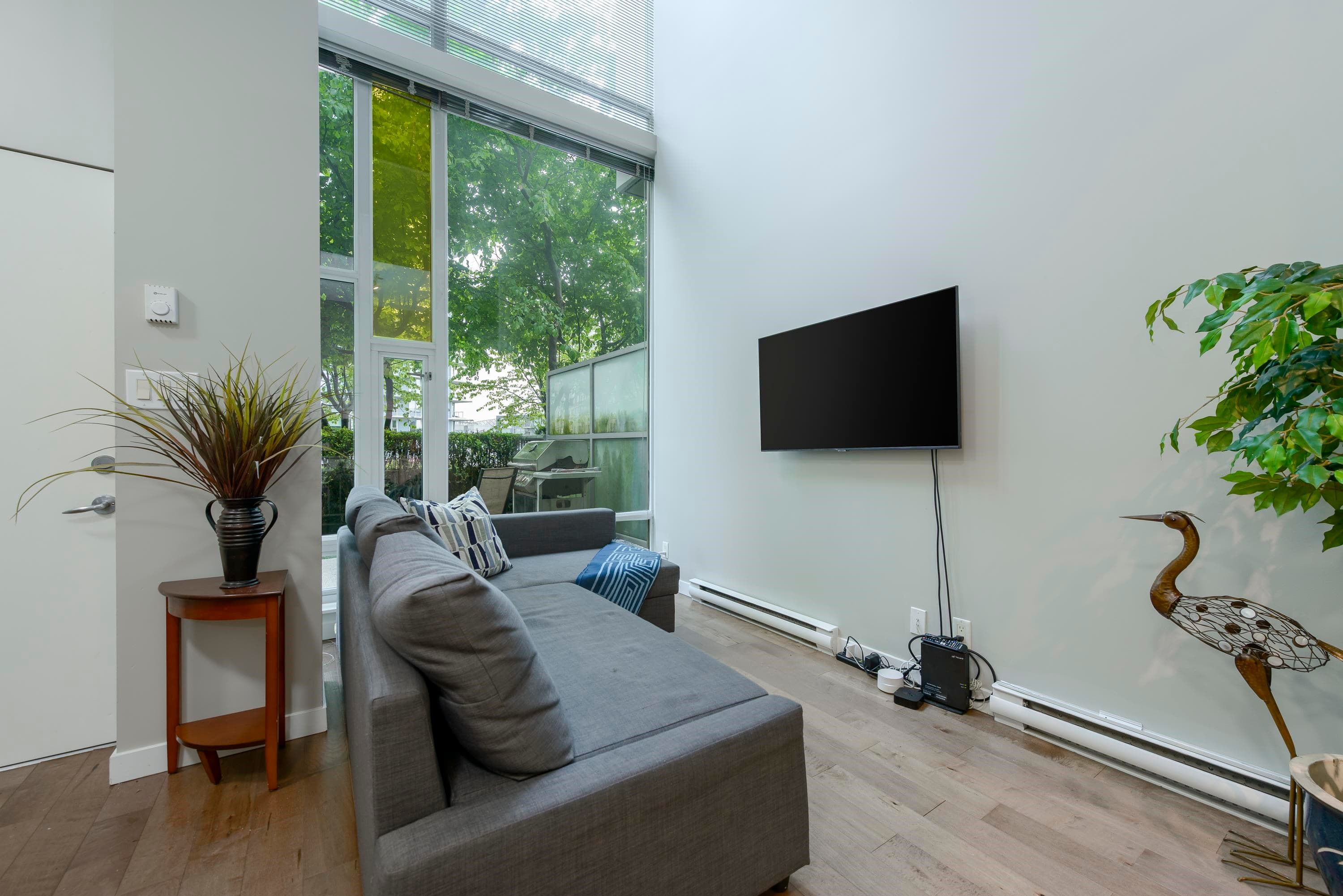 128 Dunsmuir Street, Vancouver, V6B 1X7 — photo 3